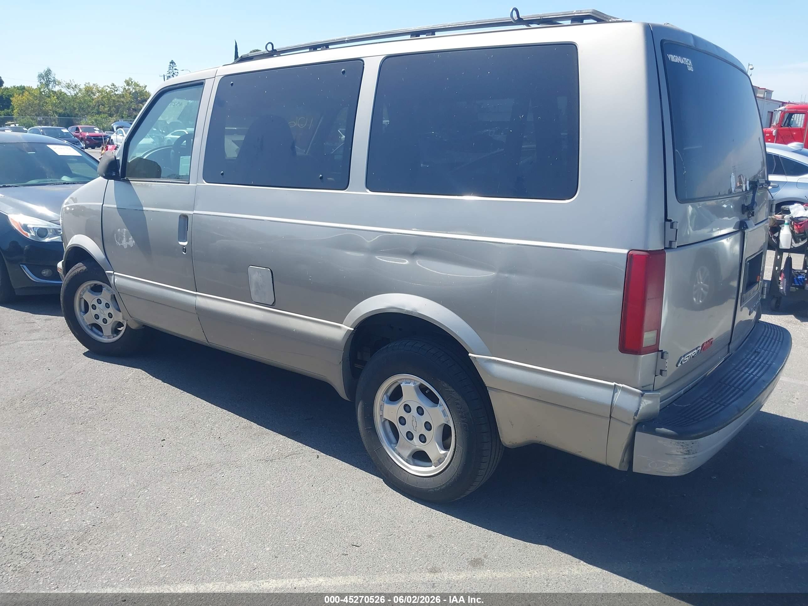 CHEVROLET ASTRO image 3