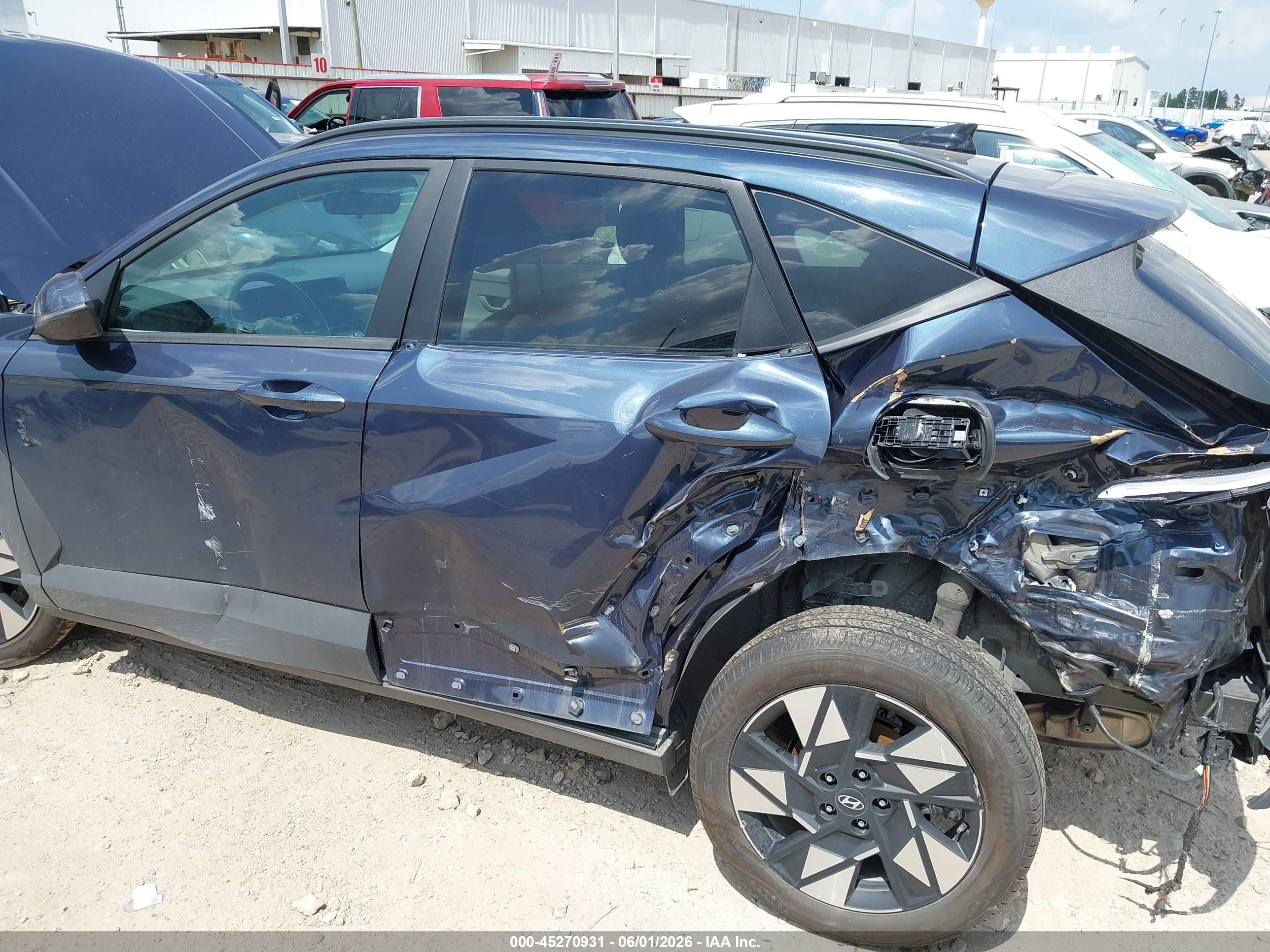 HYUNDAI KONA image 6