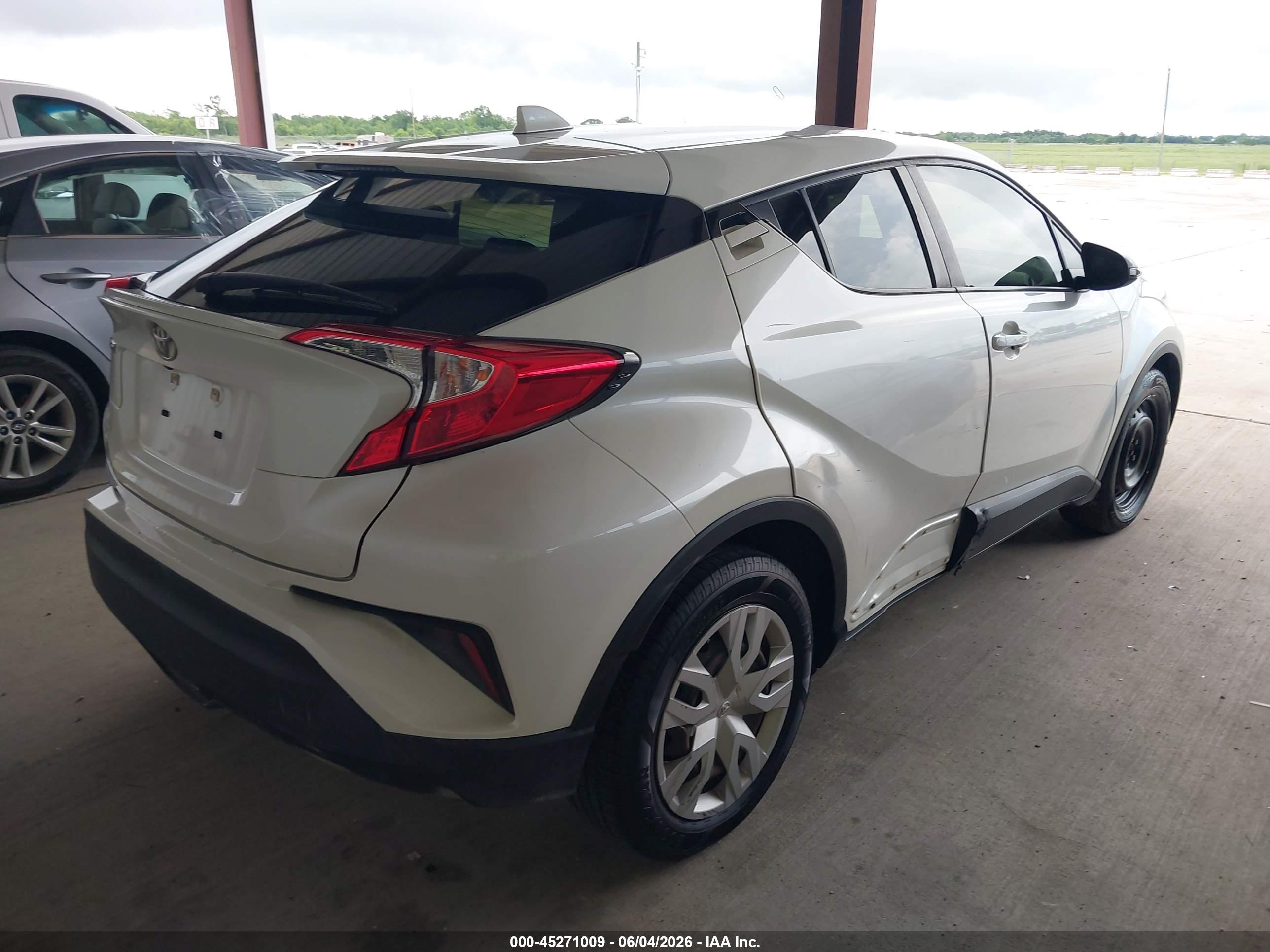 TOYOTA C-HR image 4