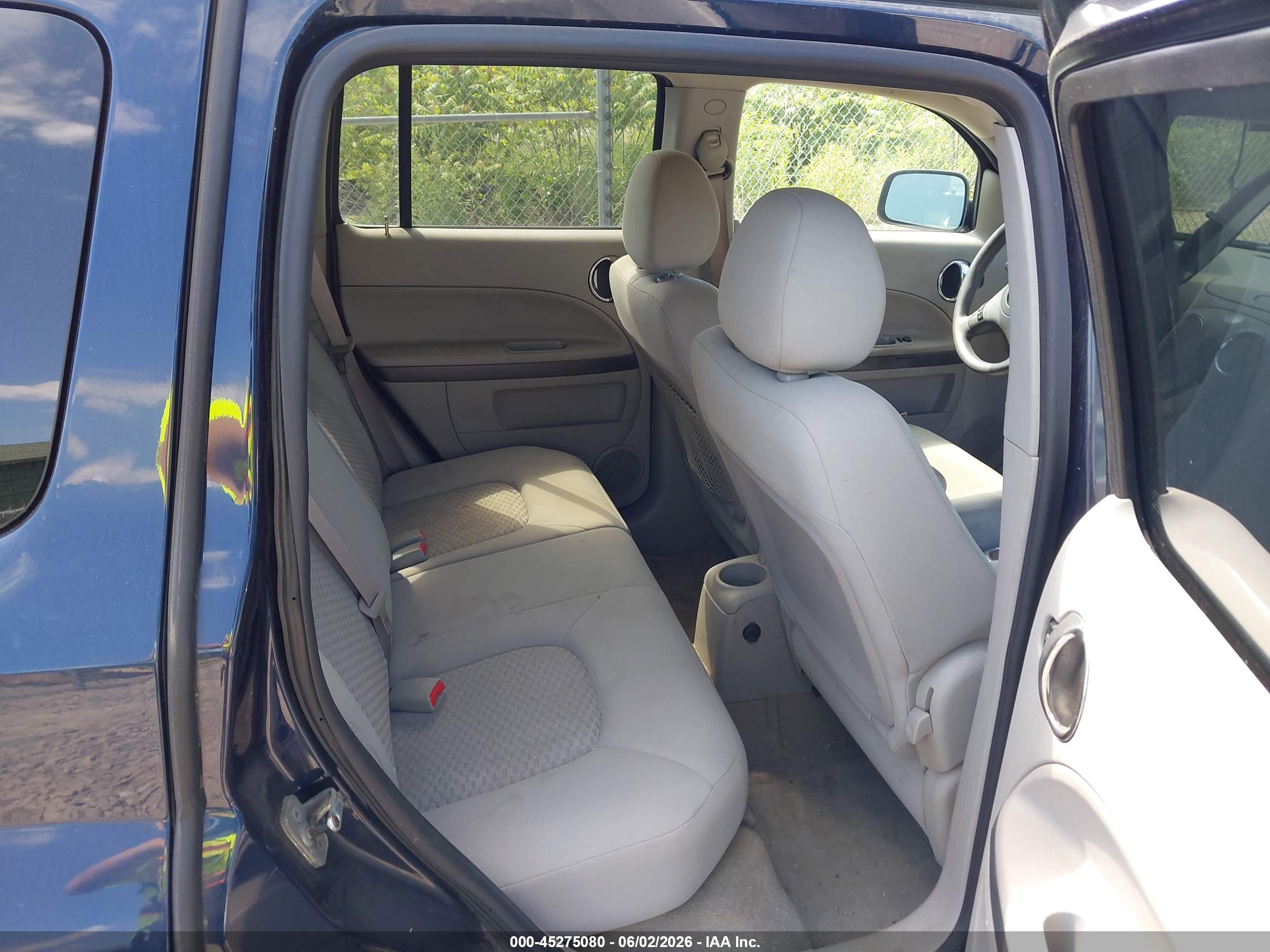CHEVROLET HHR image 8