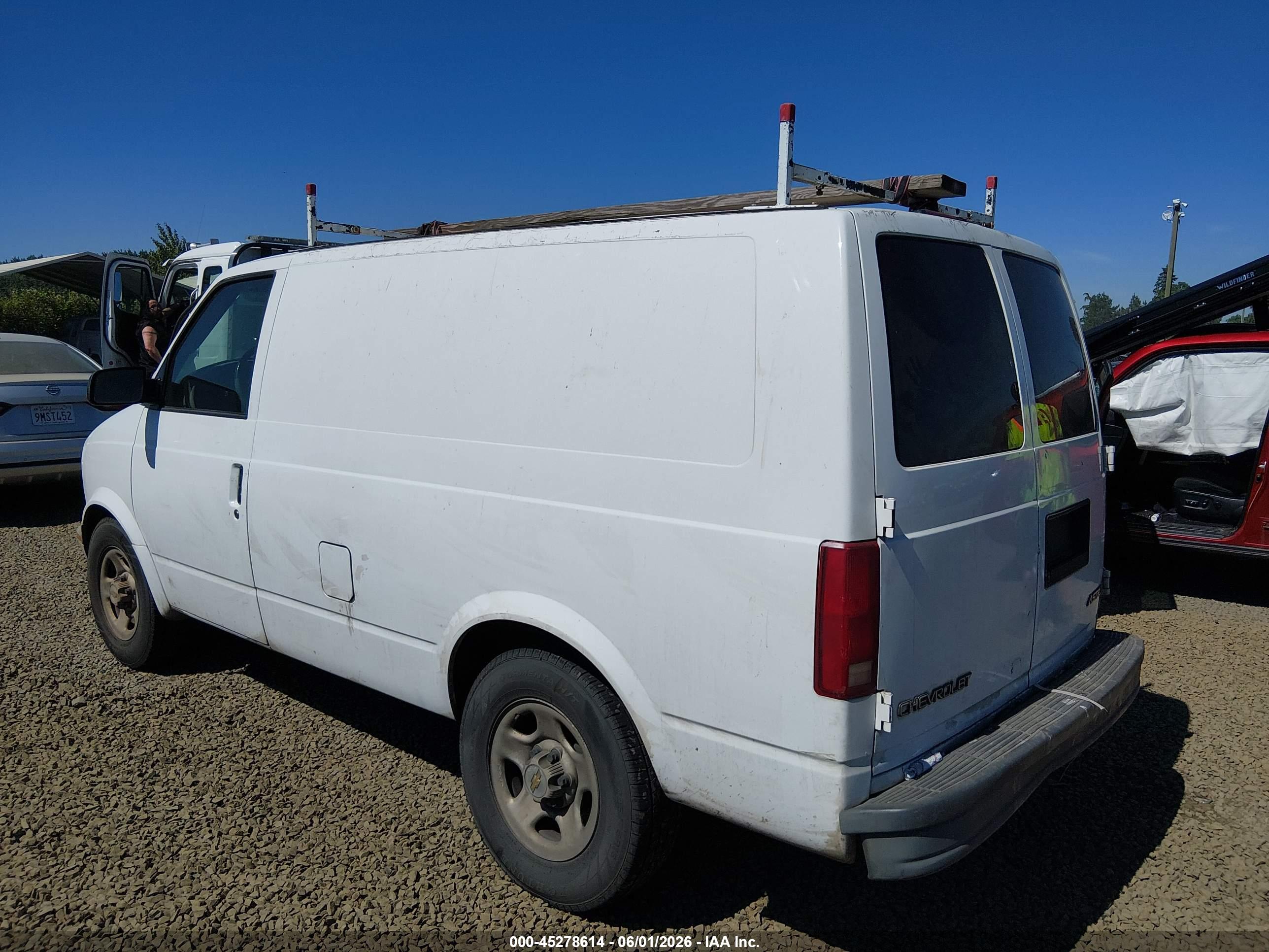 CHEVROLET ASTRO image 3