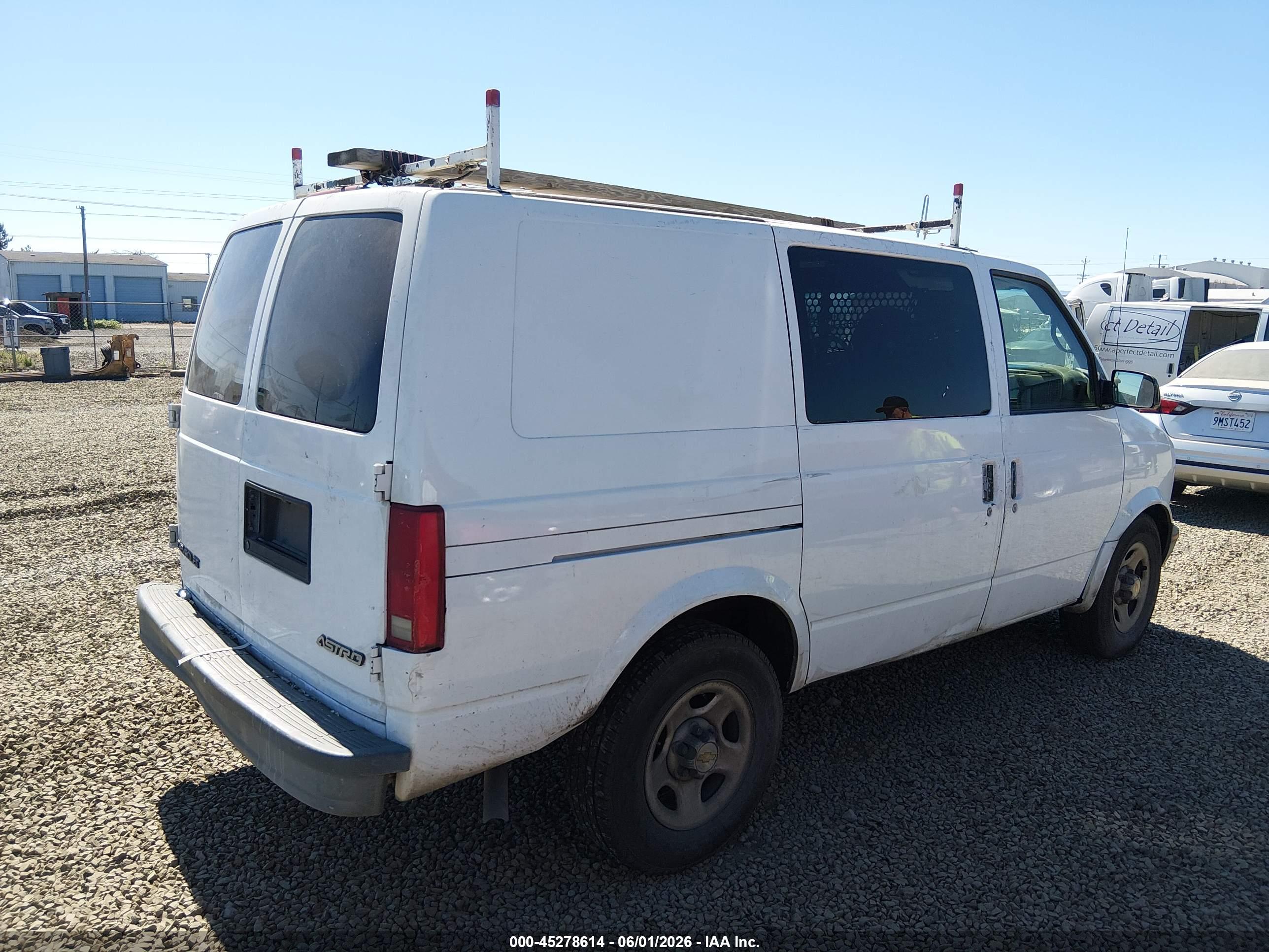 CHEVROLET ASTRO image 4