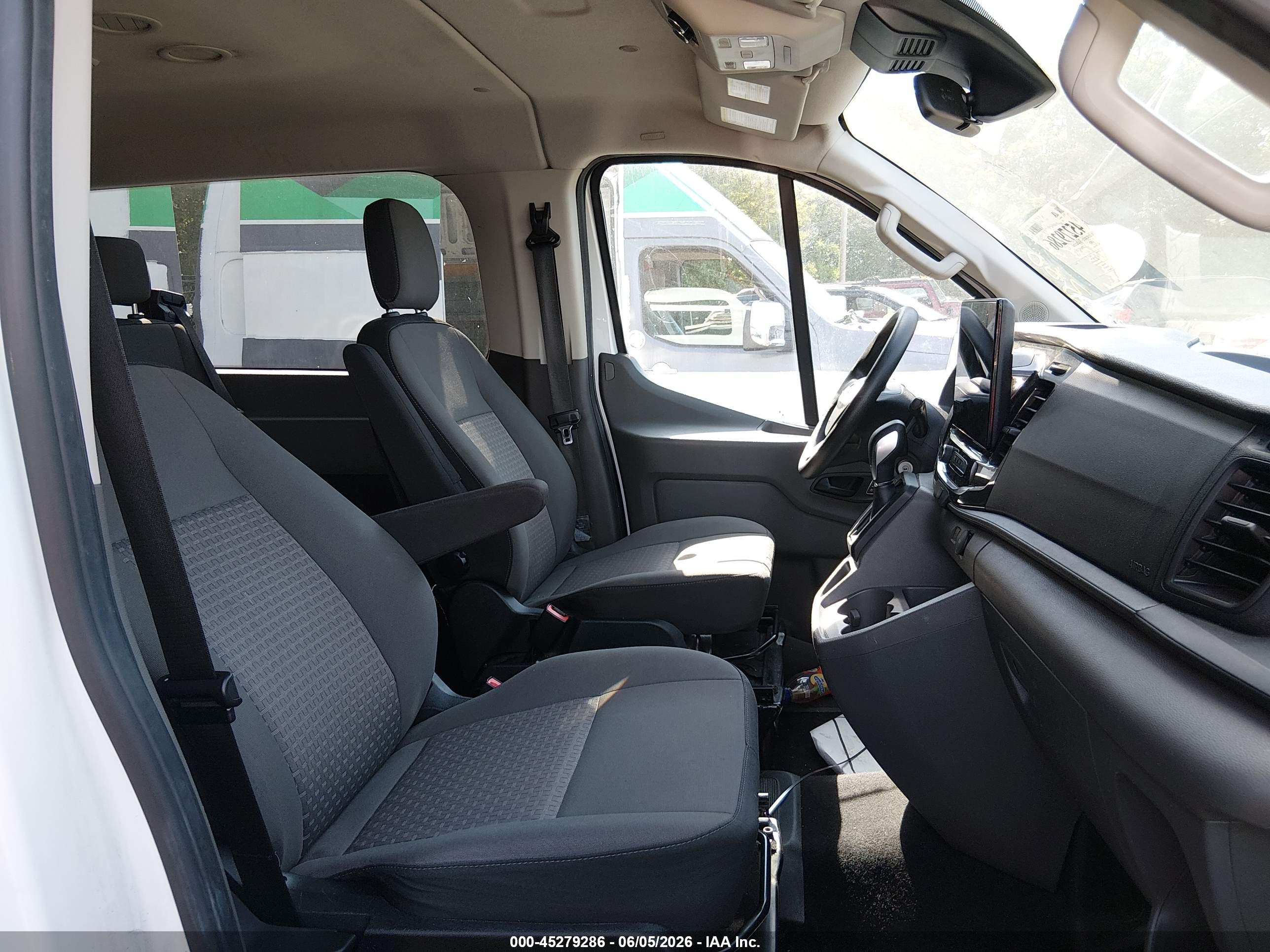 FORD TRANSIT-350 image 5