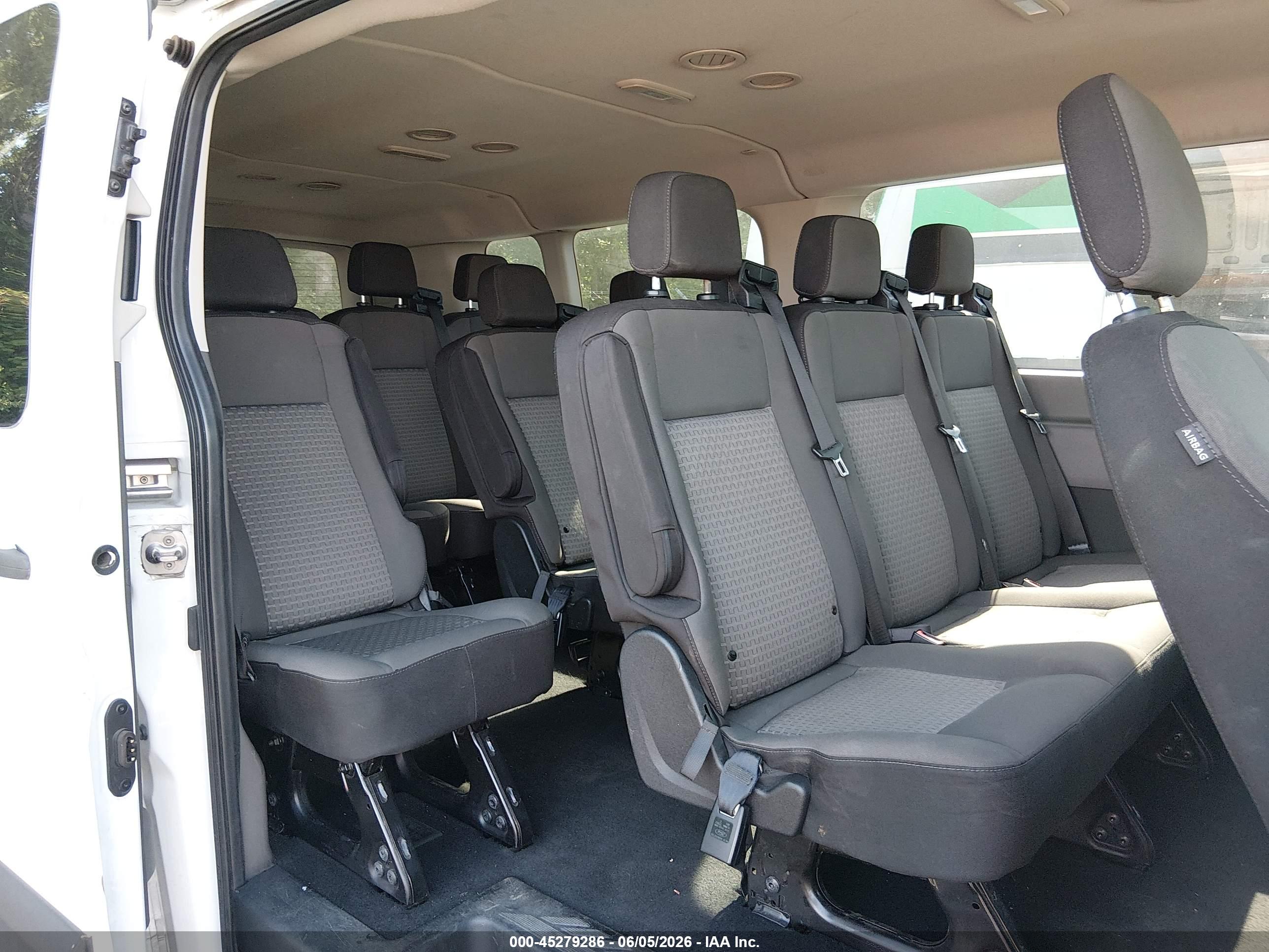 FORD TRANSIT-350 image 8