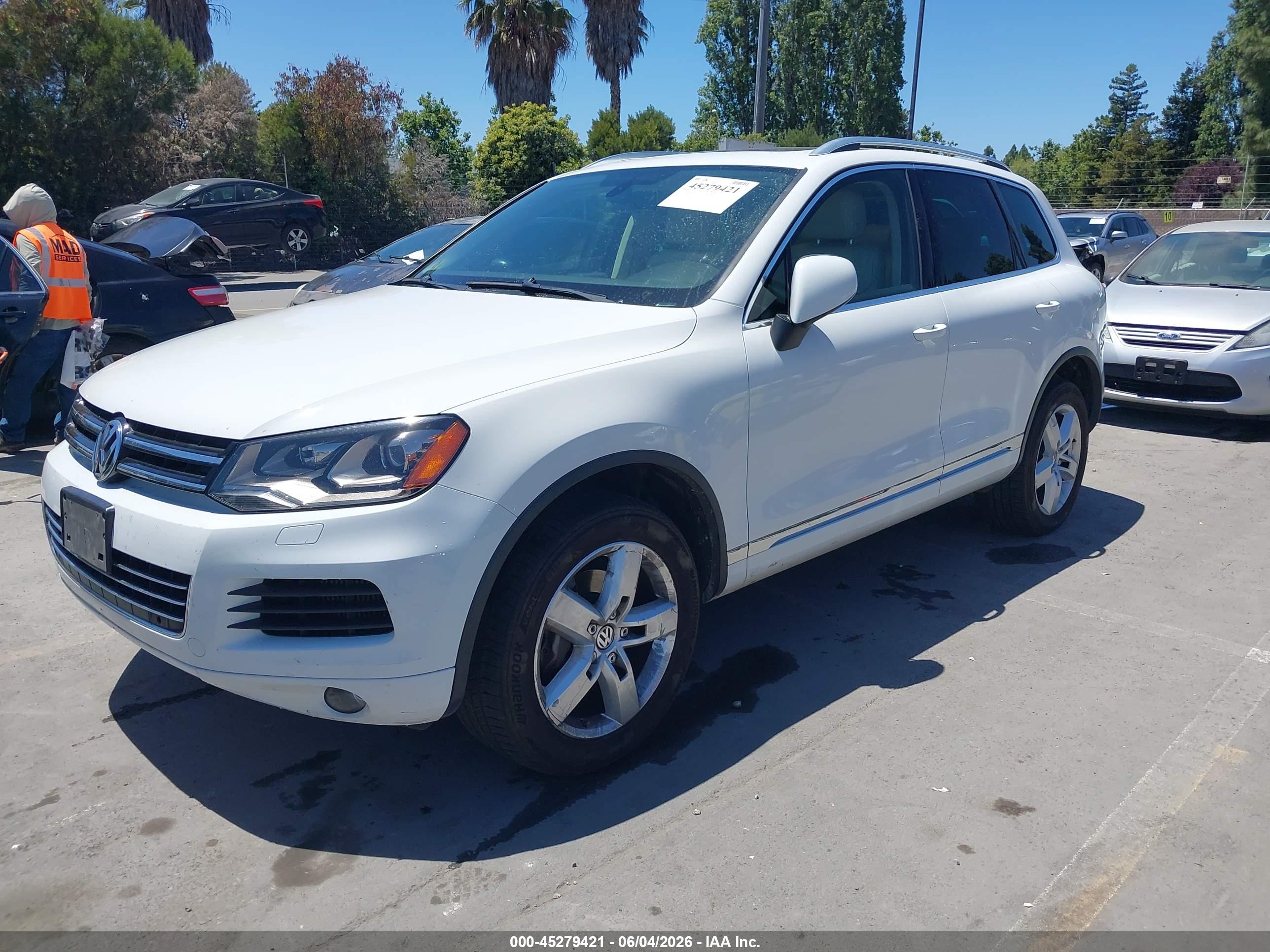 VOLKSWAGEN TOUAREG image 2