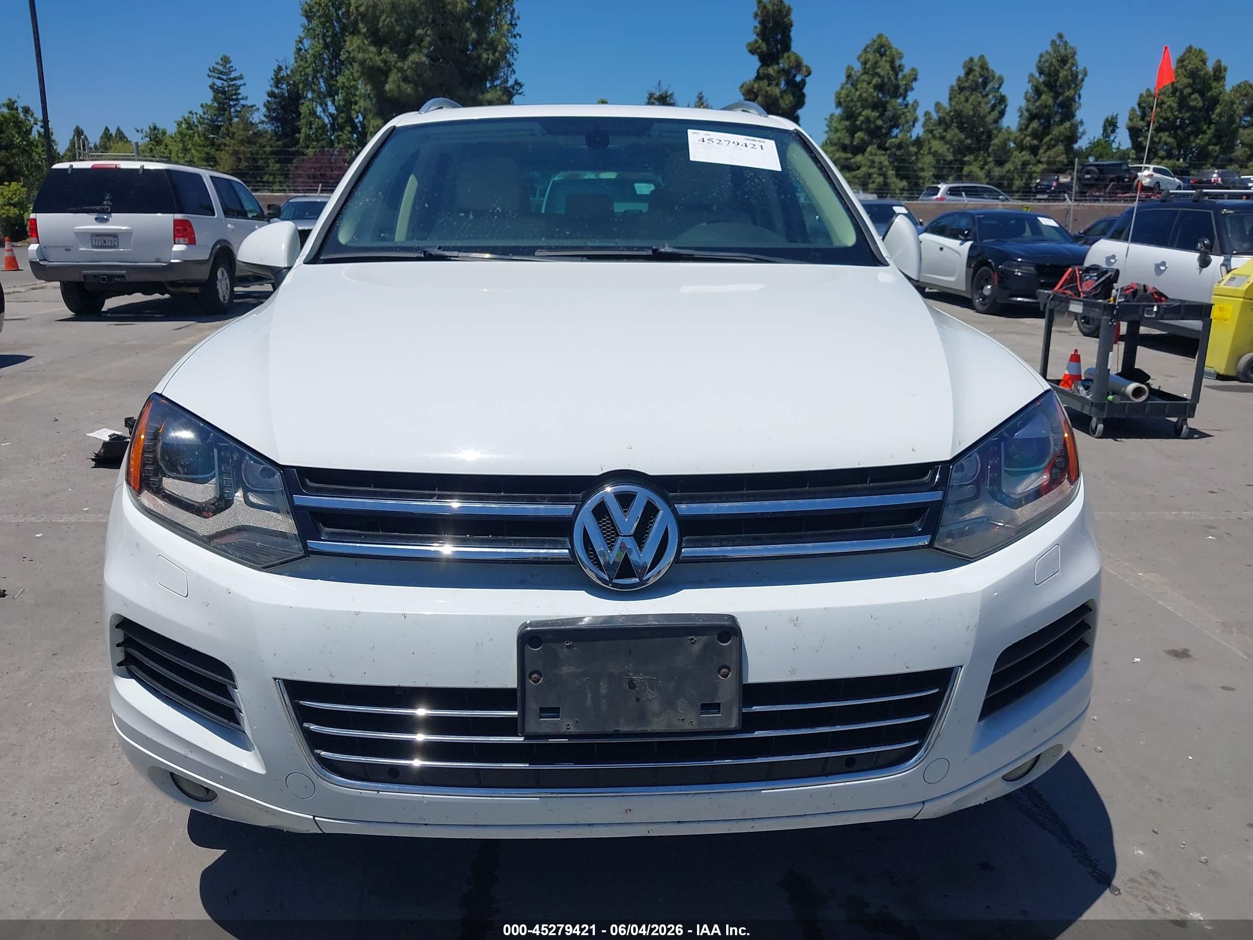 VOLKSWAGEN TOUAREG image 6