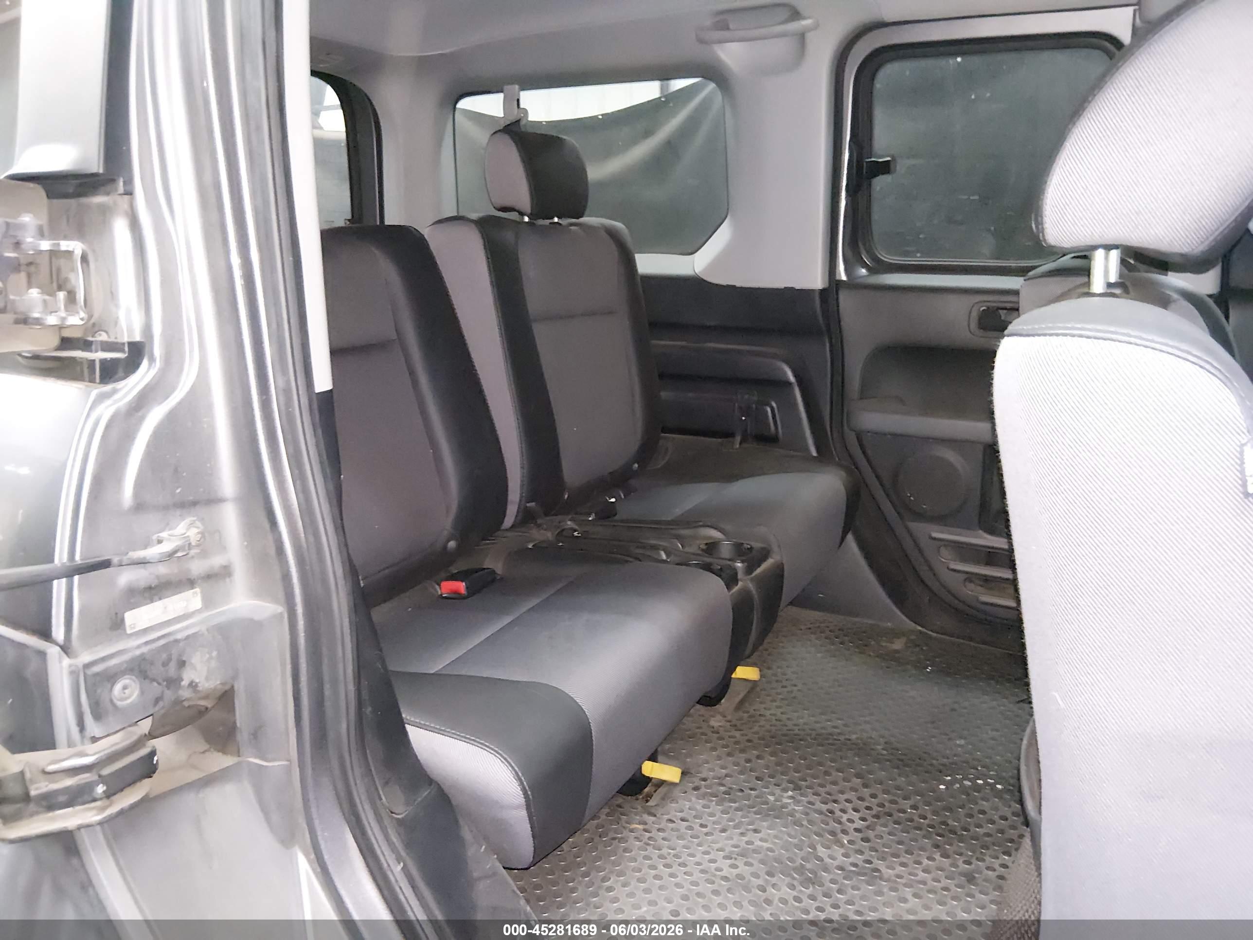 HONDA ELEMENT image 8