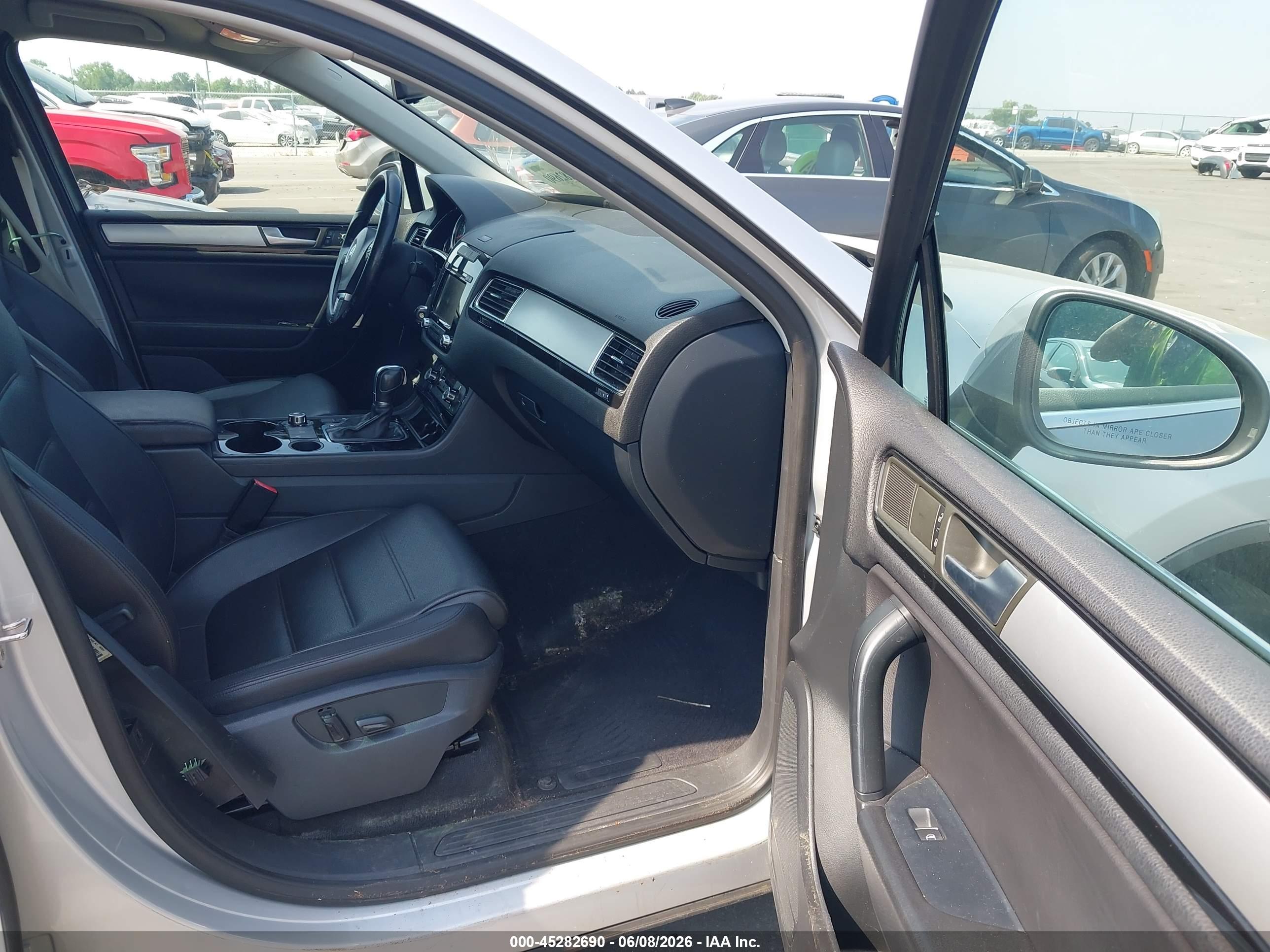VOLKSWAGEN TOUAREG image 5