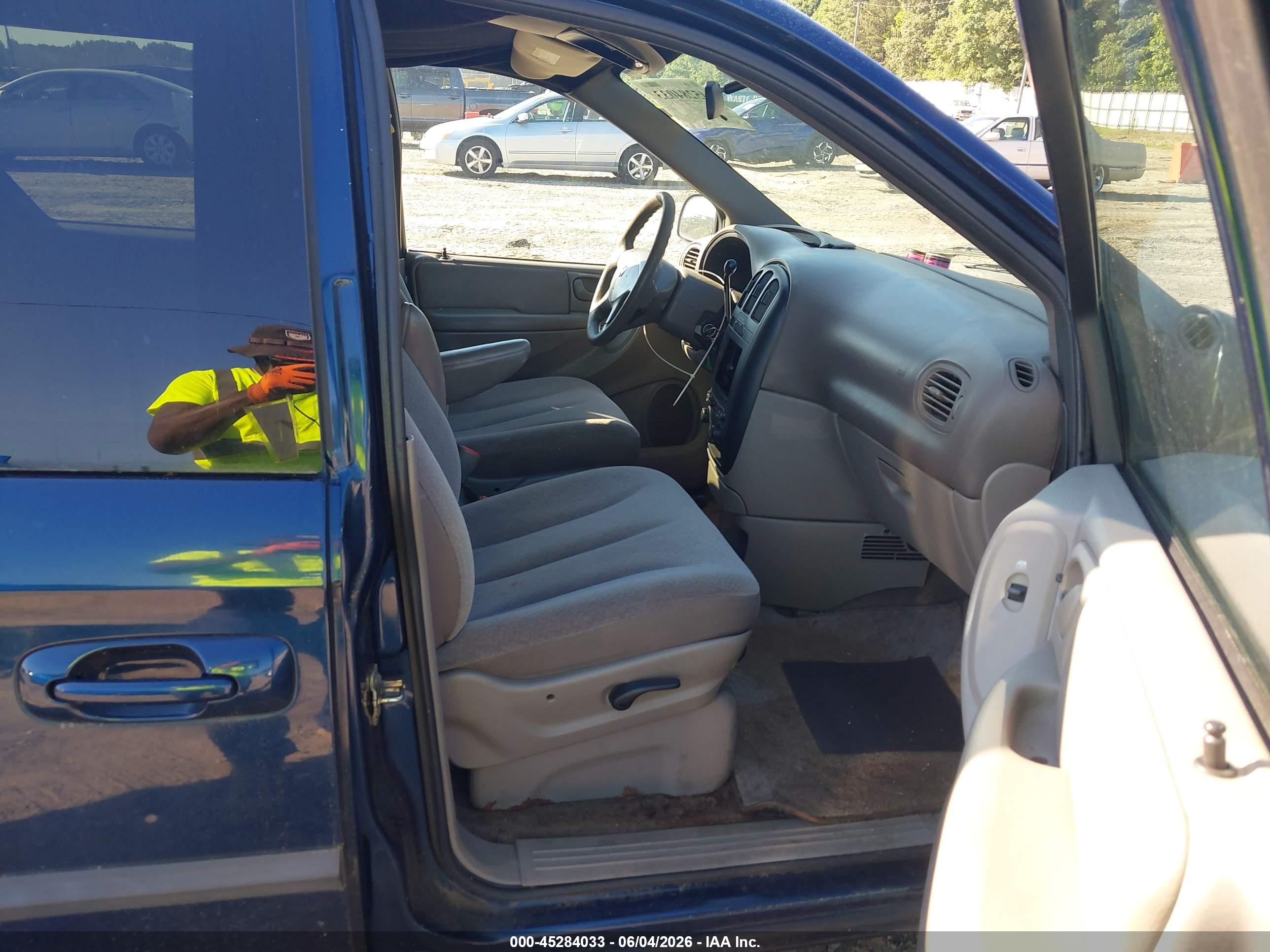 DODGE CARAVAN image 5