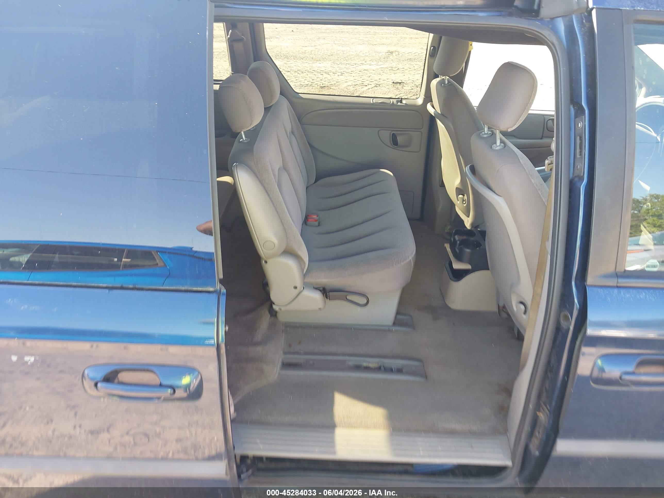 DODGE CARAVAN image 8