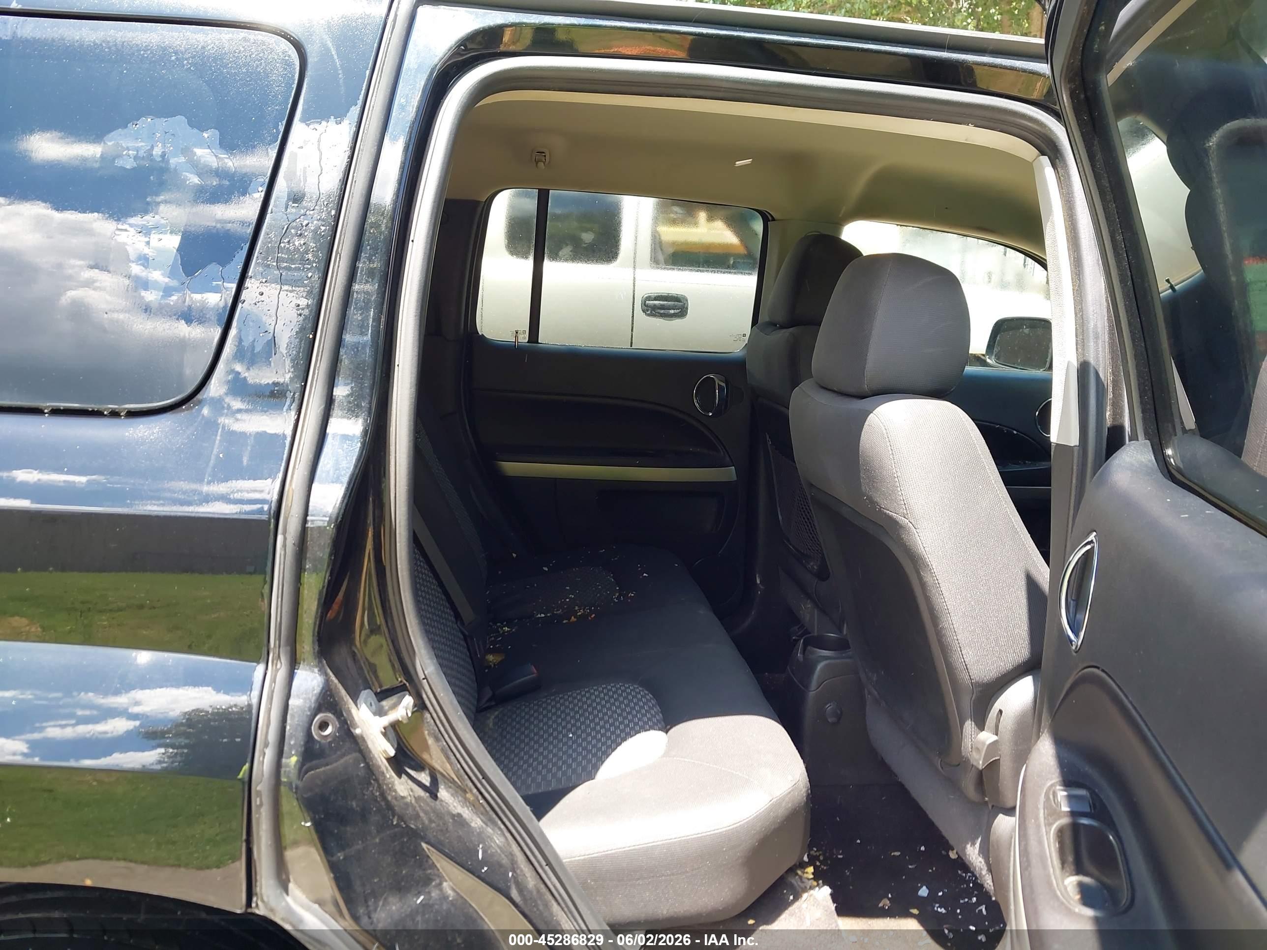 CHEVROLET HHR image 8