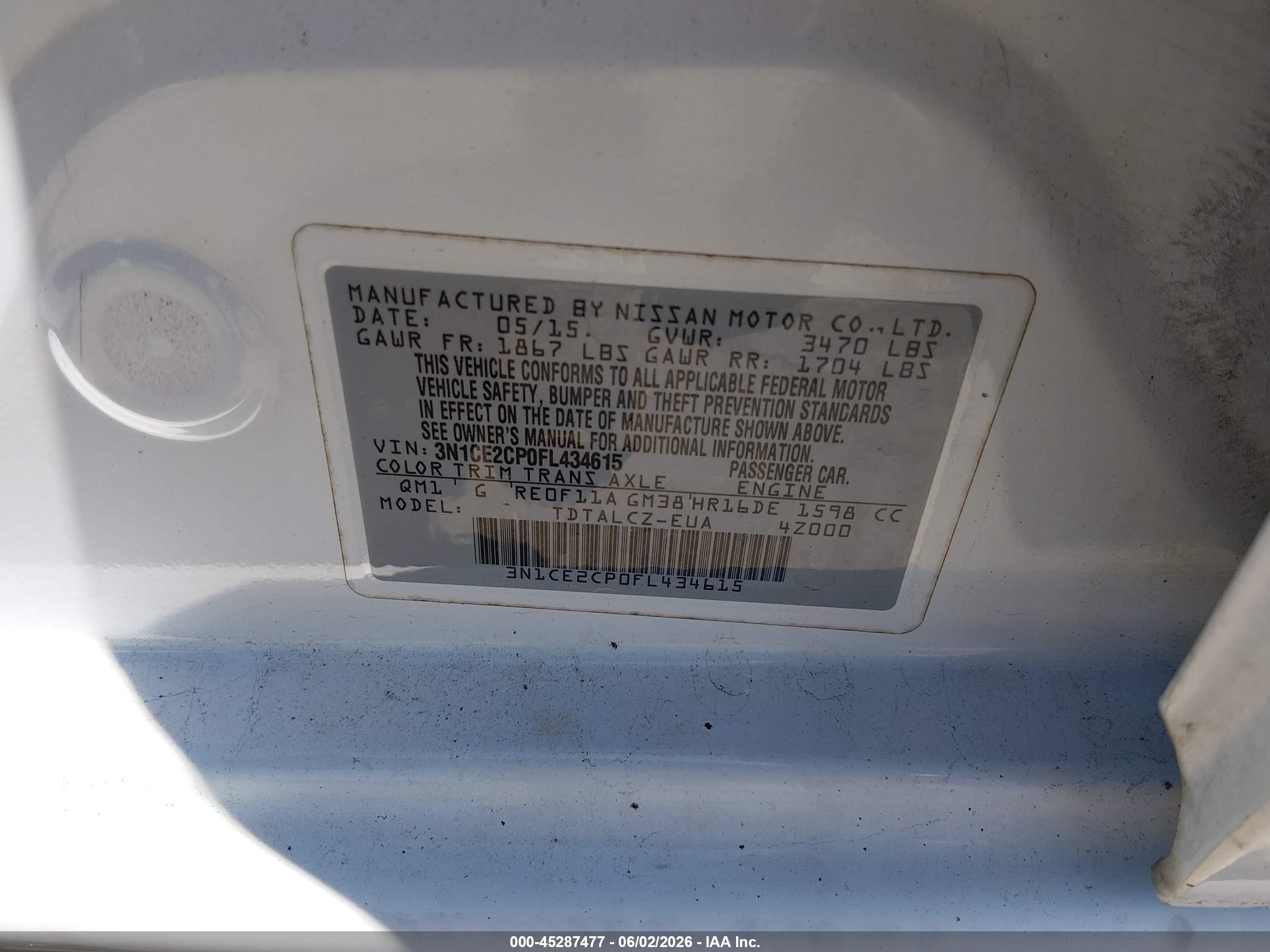 NISSAN VERSA image 9