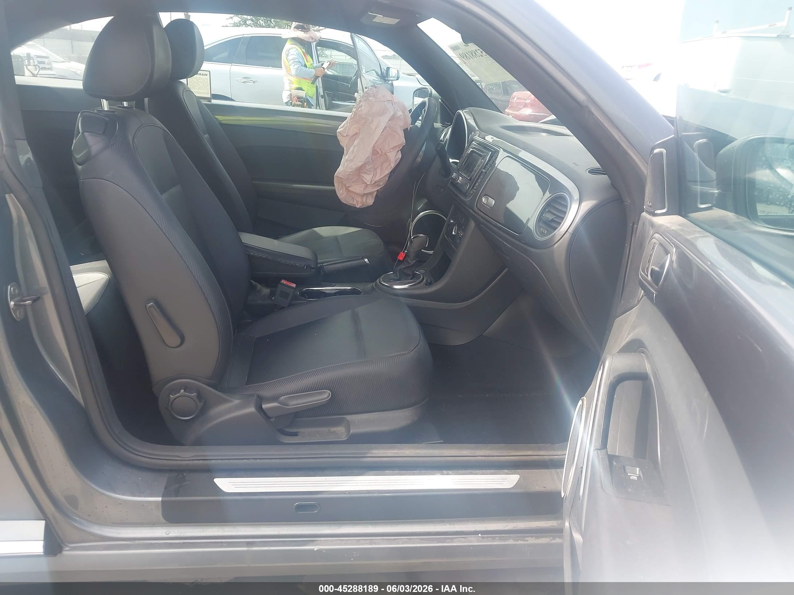 VOLKSWAGEN BEETLE image 5
