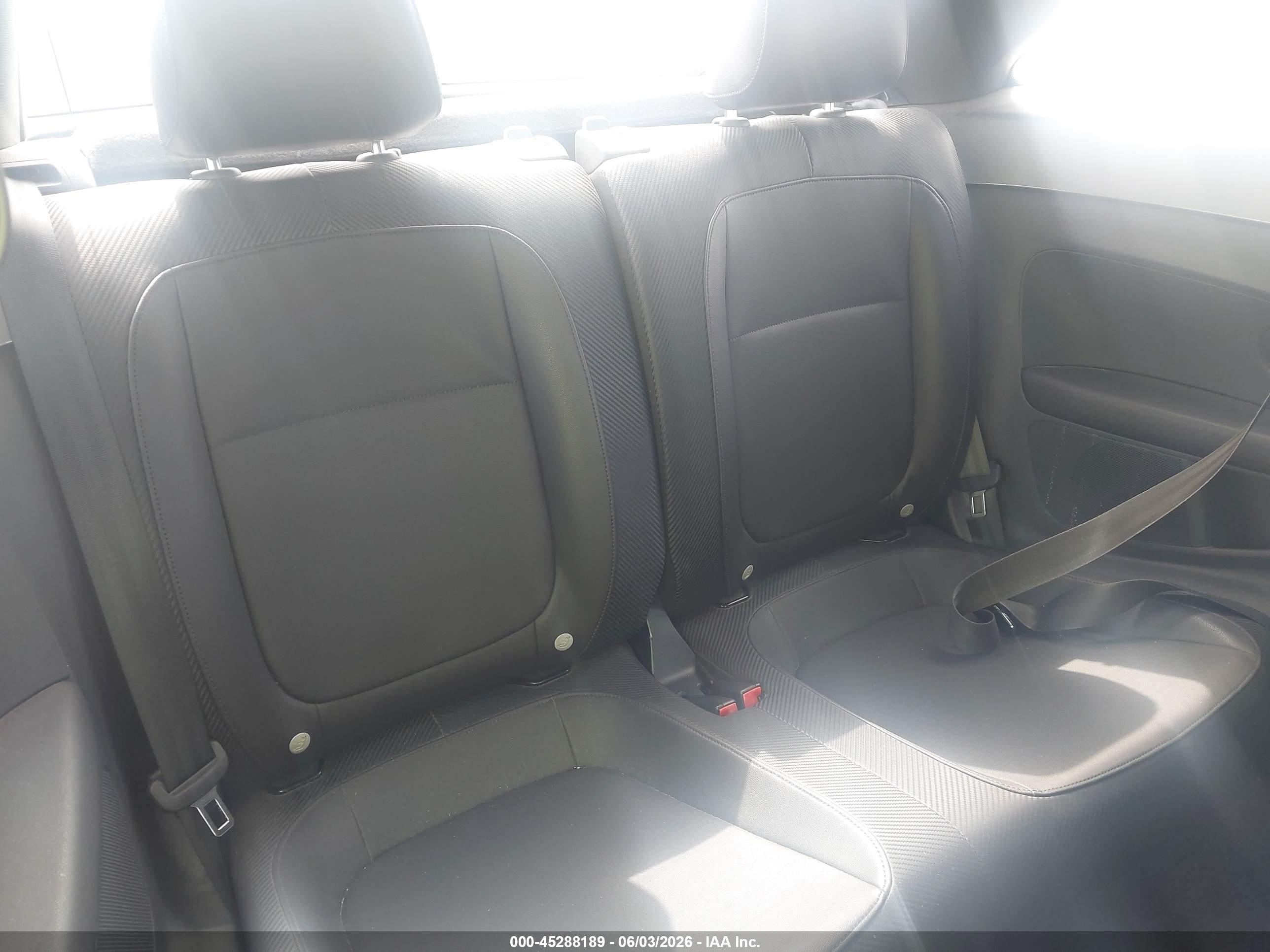 VOLKSWAGEN BEETLE image 8