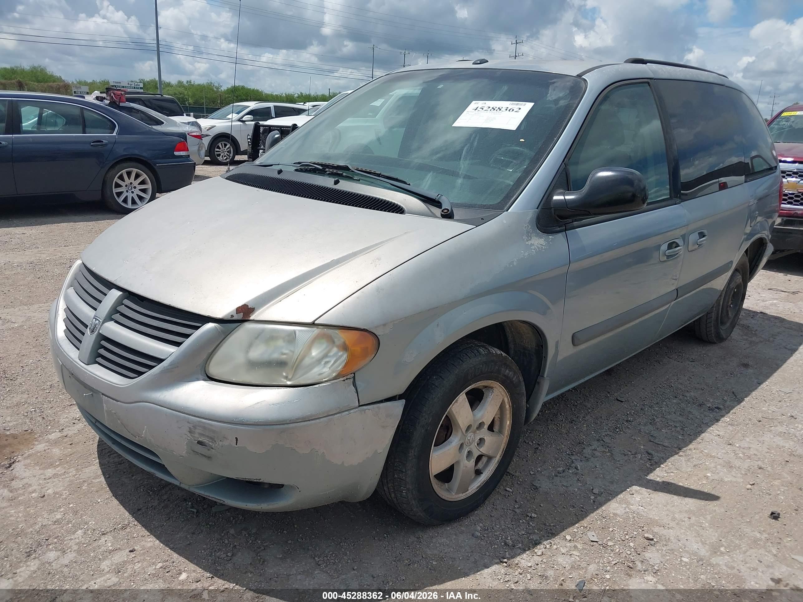 DODGE CARAVAN image 2