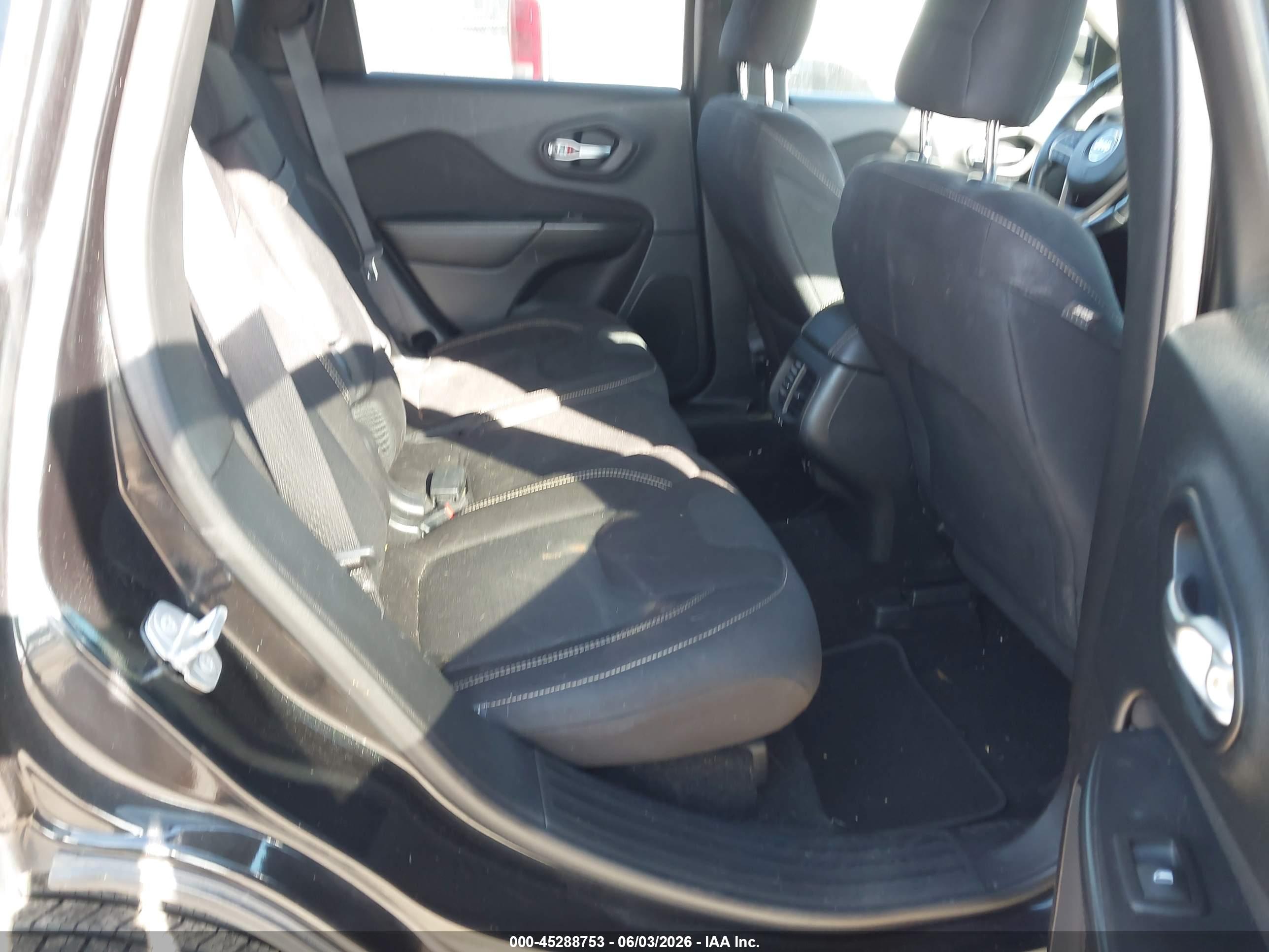JEEP CHEROKEE image 8