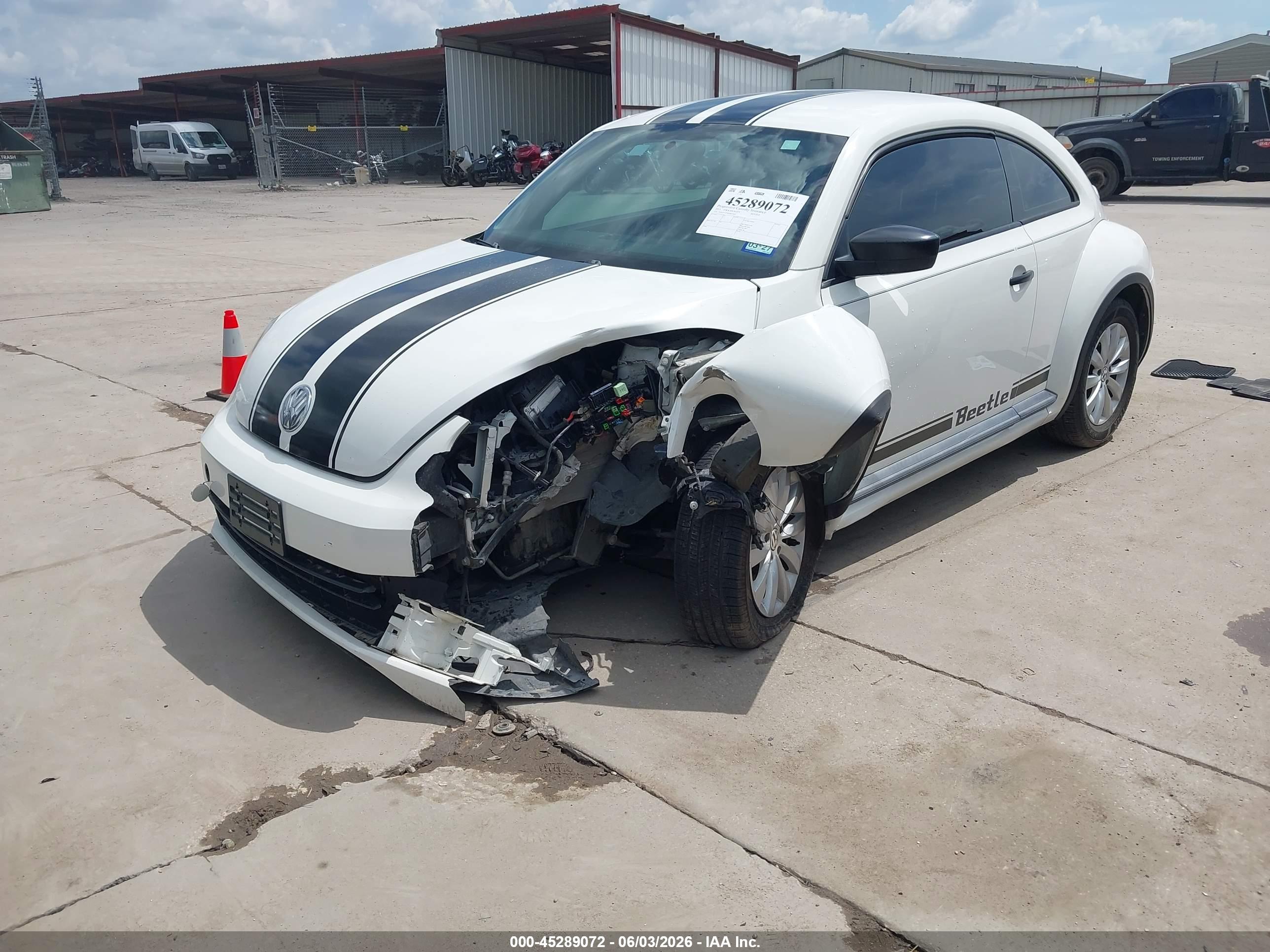 VOLKSWAGEN BEETLE image 2