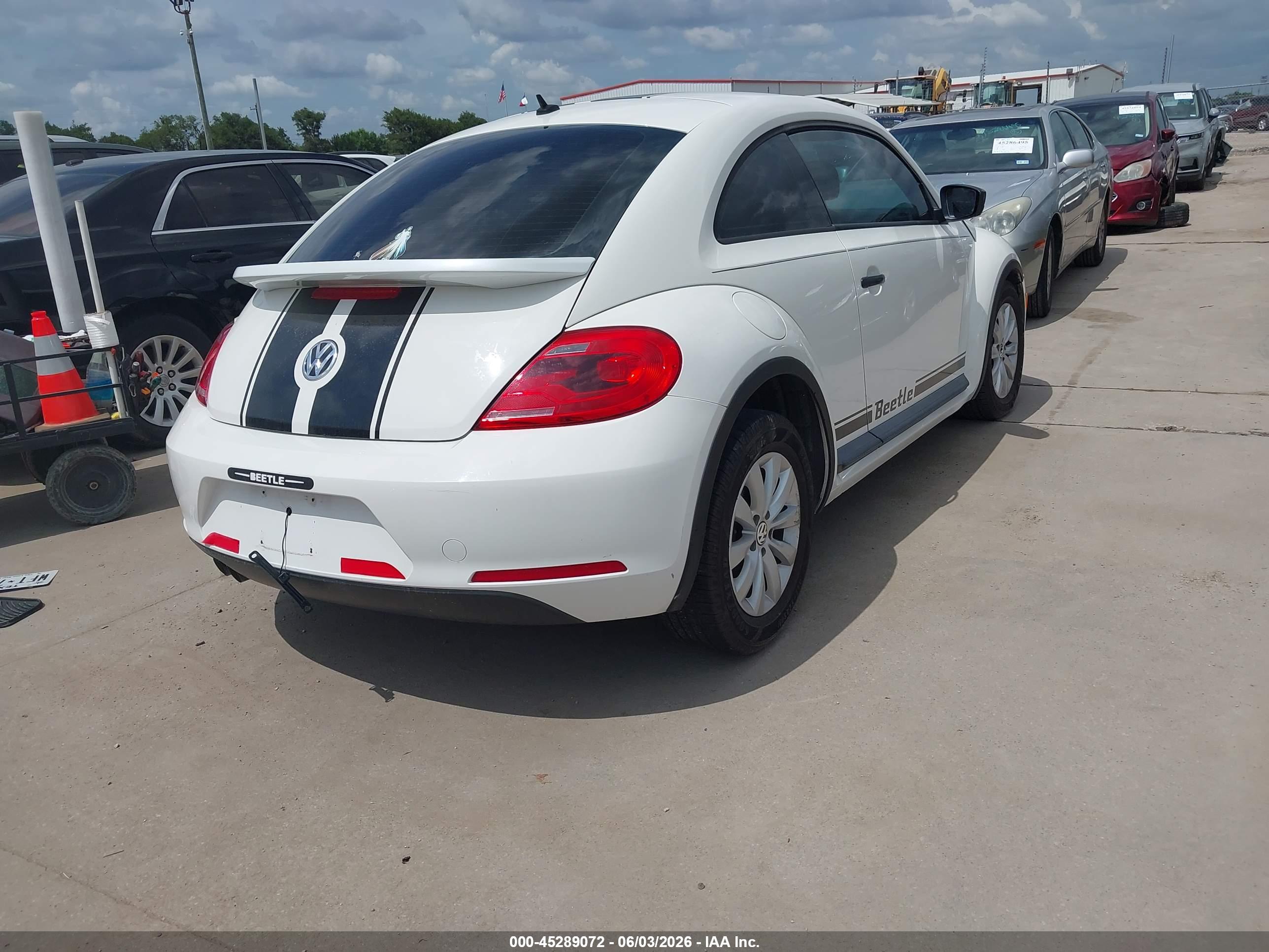VOLKSWAGEN BEETLE image 4