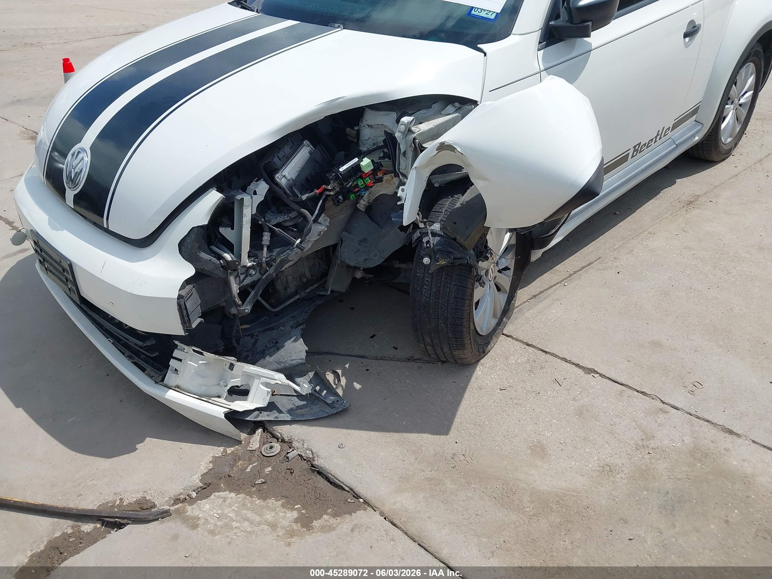 VOLKSWAGEN BEETLE image 6