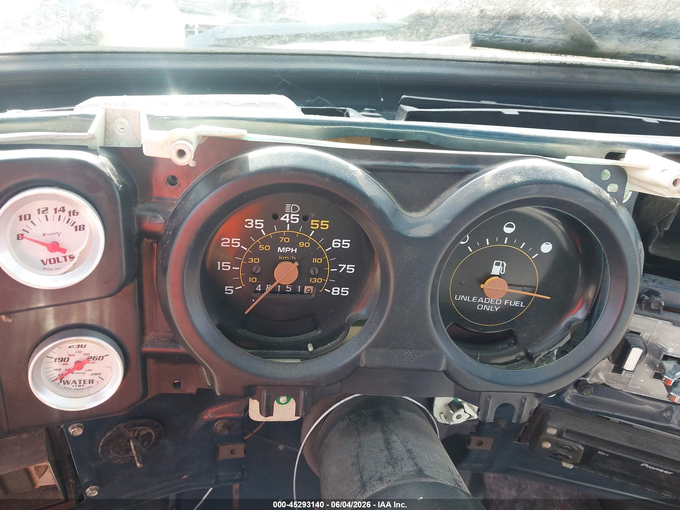 CHEVROLET R10 image 7