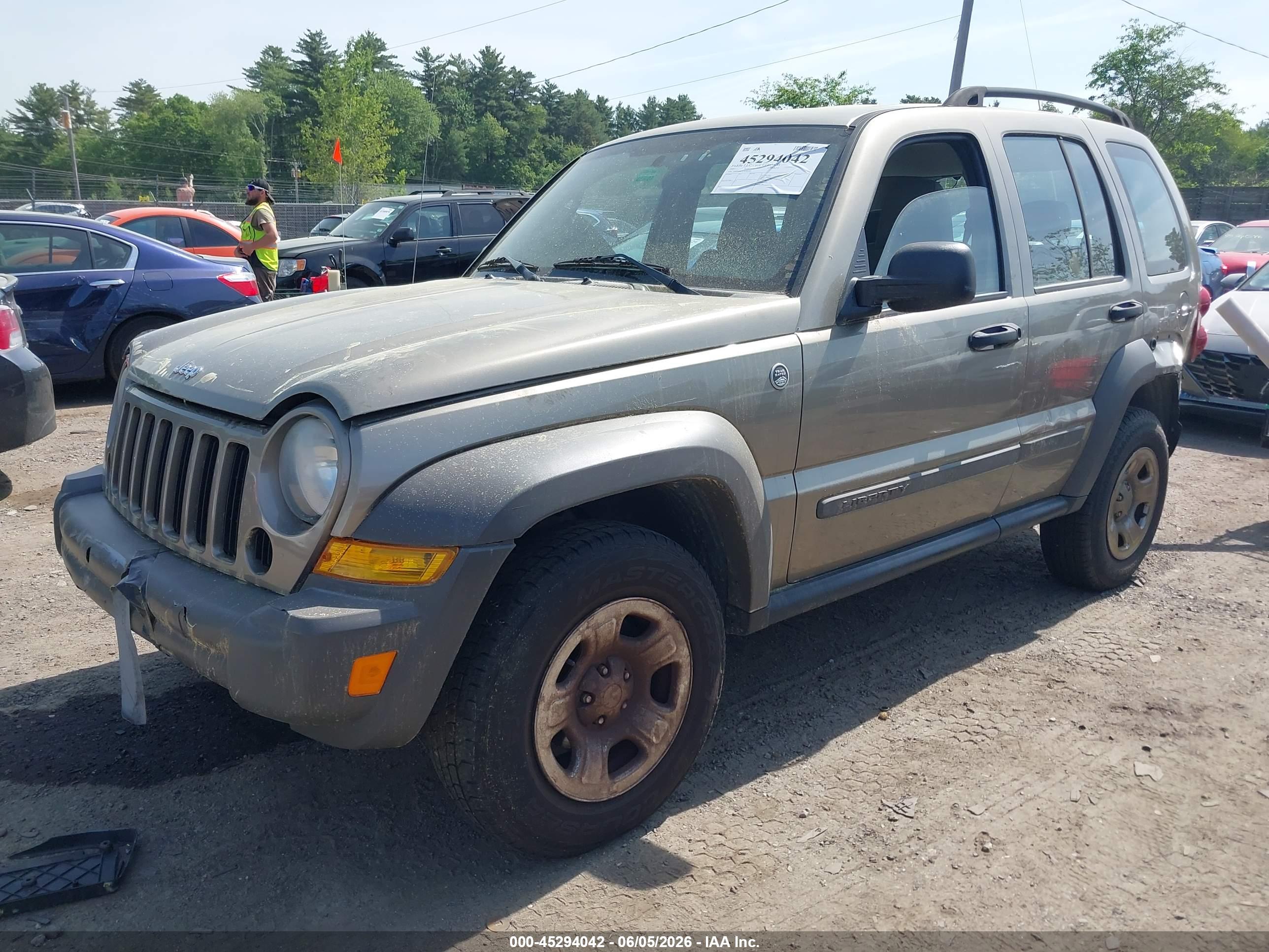 JEEP LIBERTY image 2