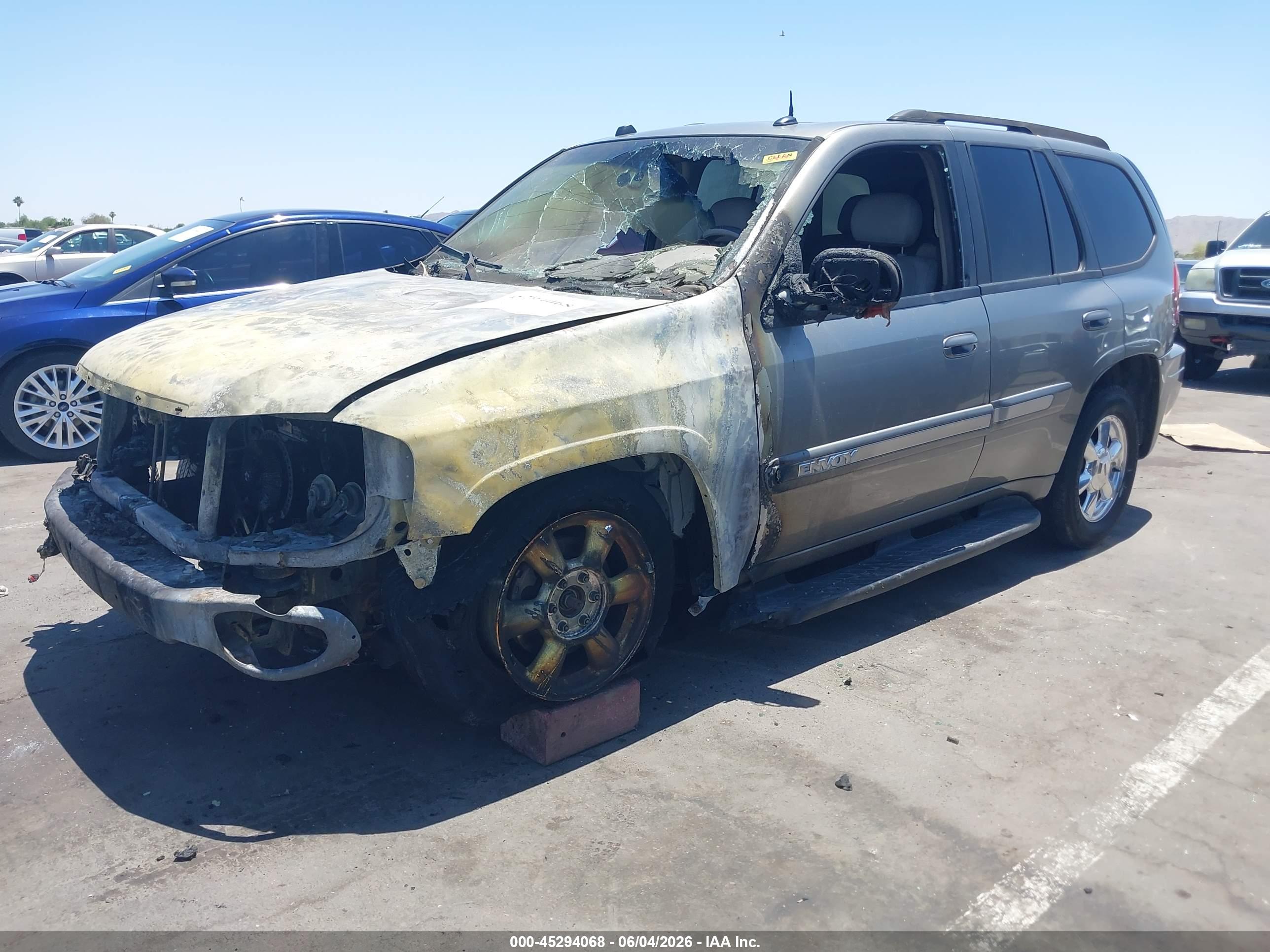 GMC ENVOY image 2