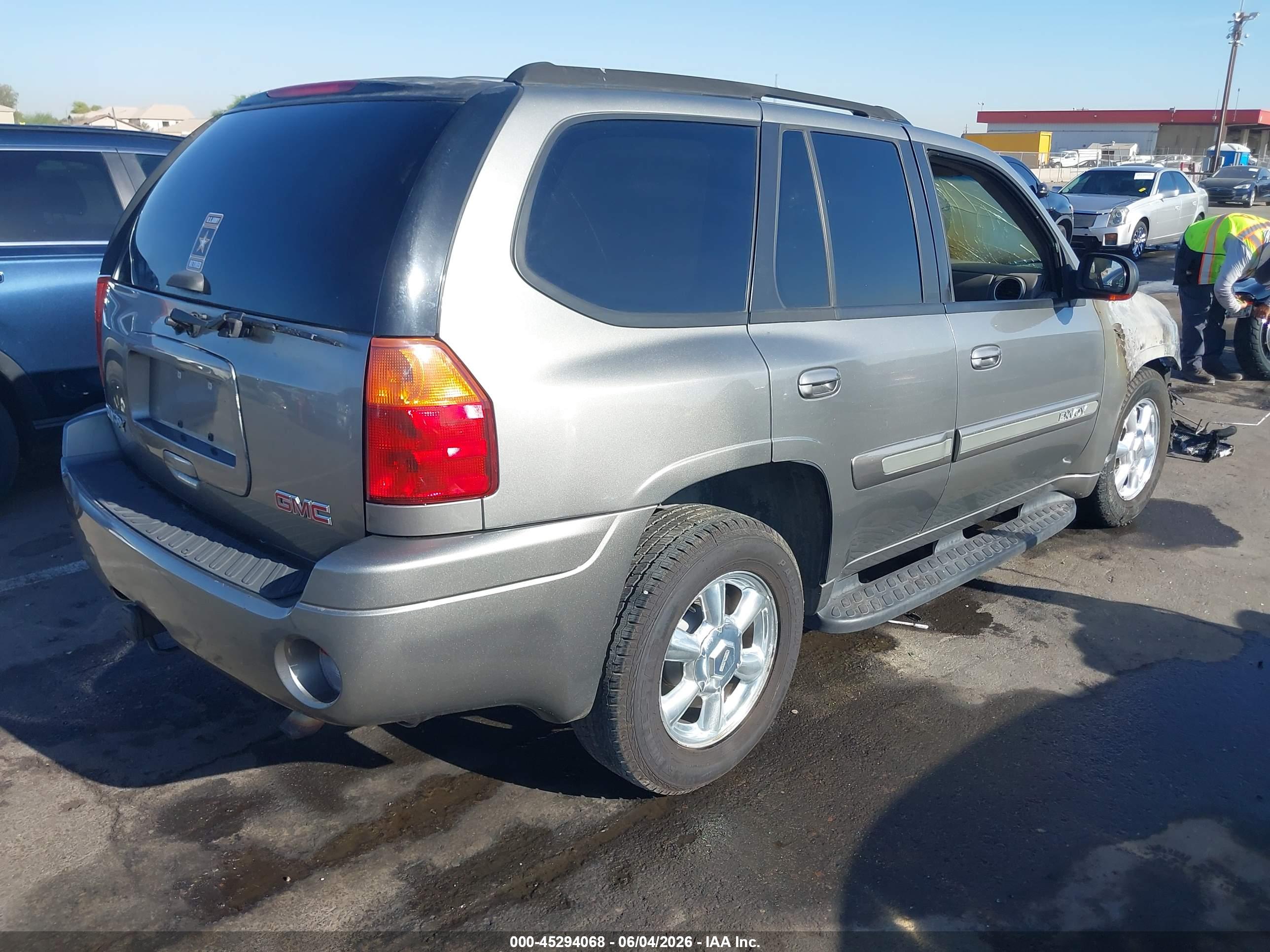 GMC ENVOY image 4