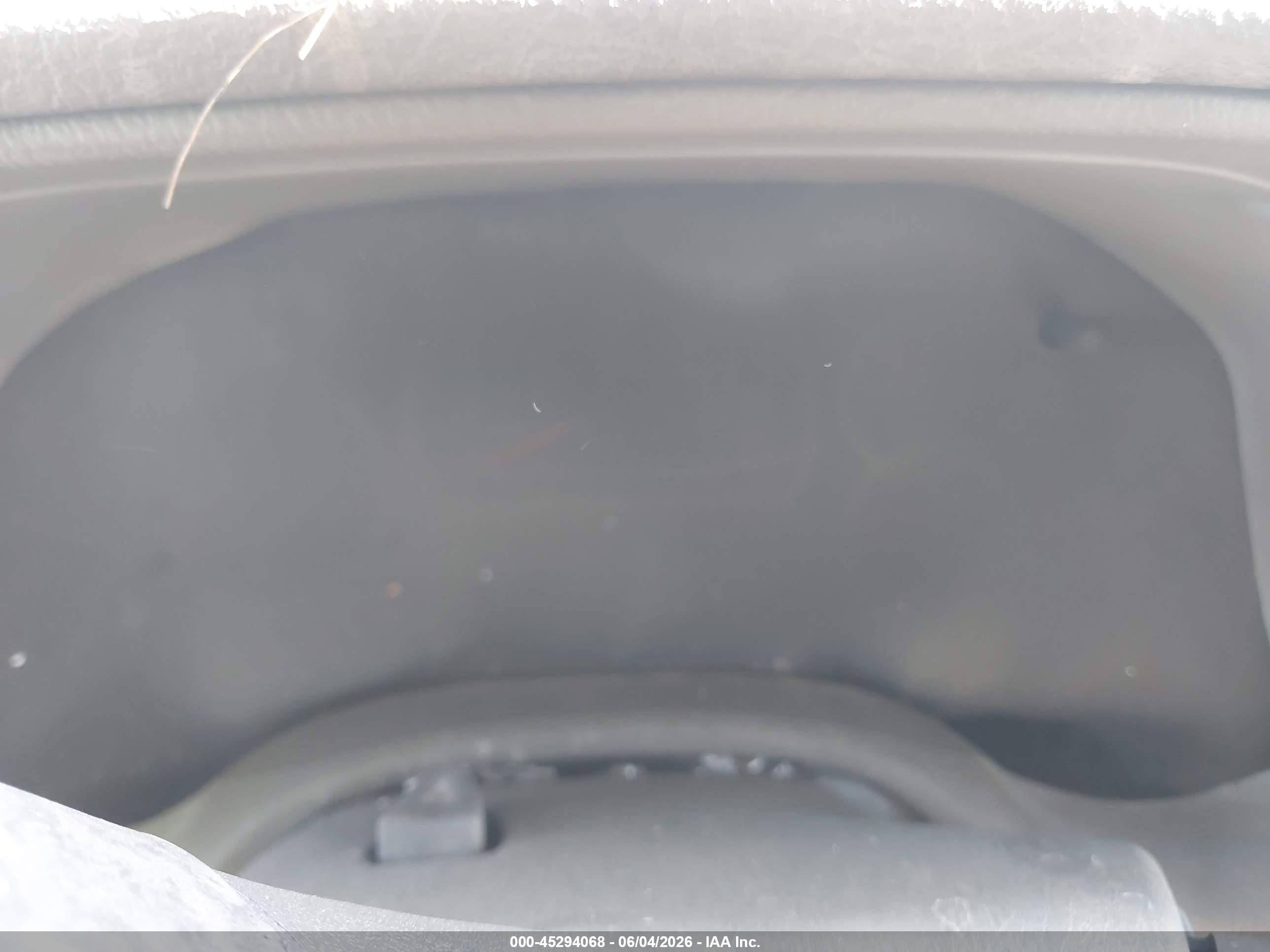 GMC ENVOY image 7