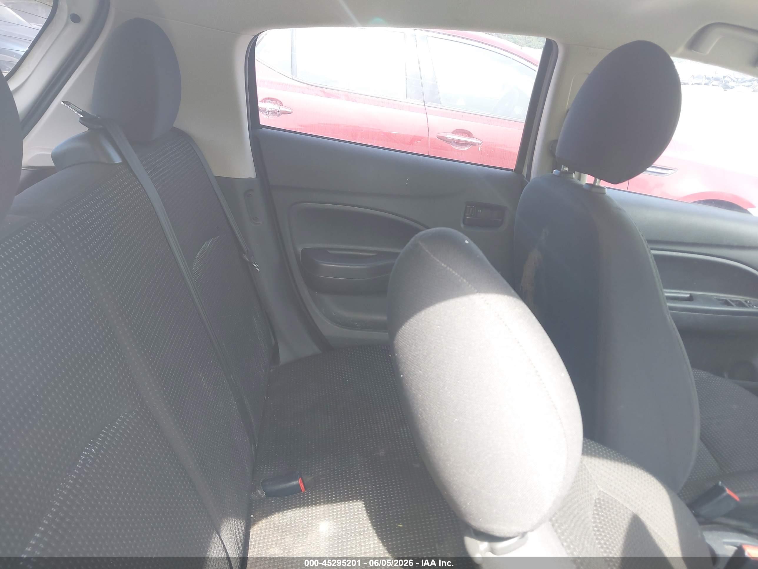 MITSUBISHI MIRAGE image 8