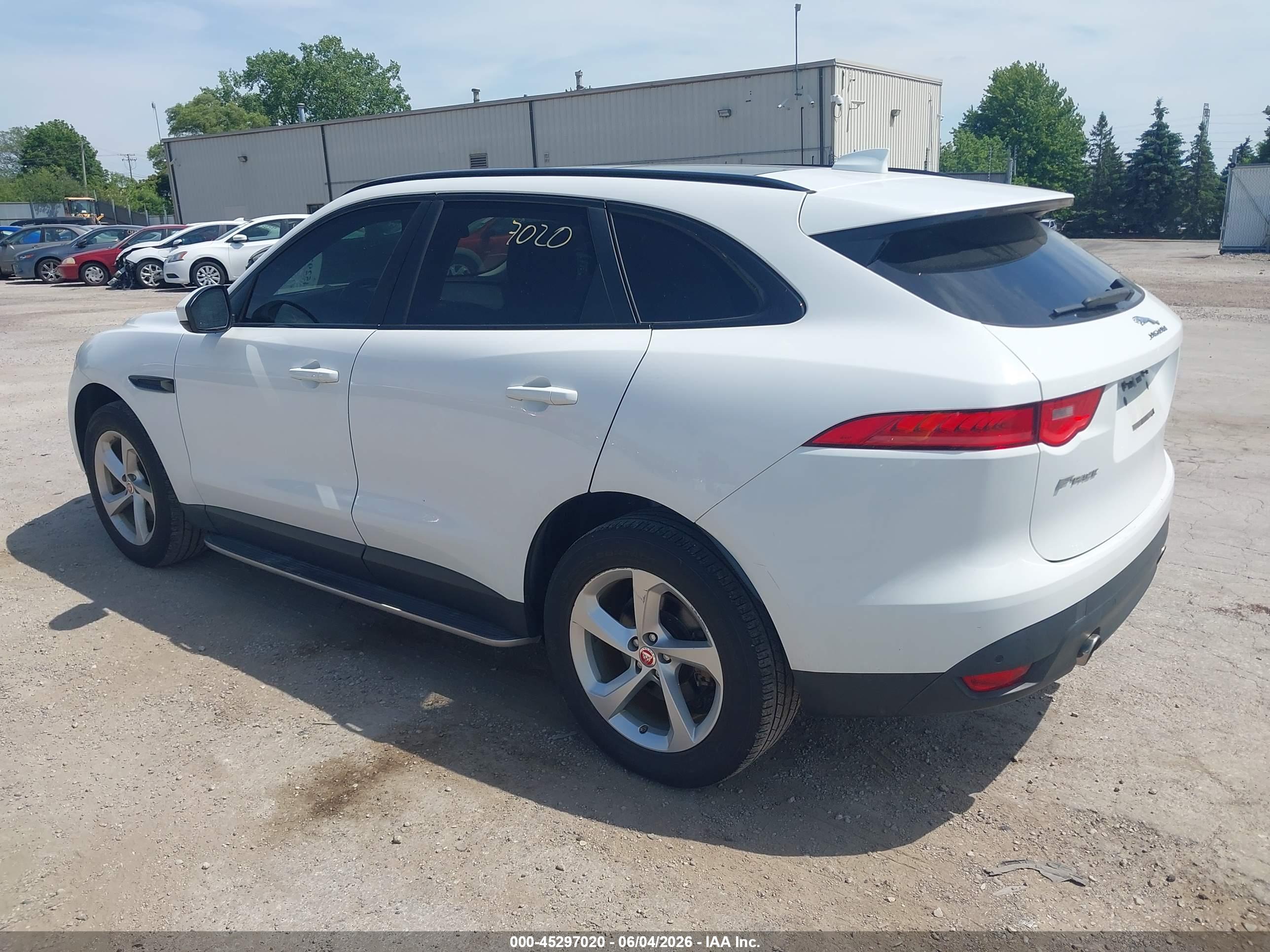 JAGUAR F-PACE image 3