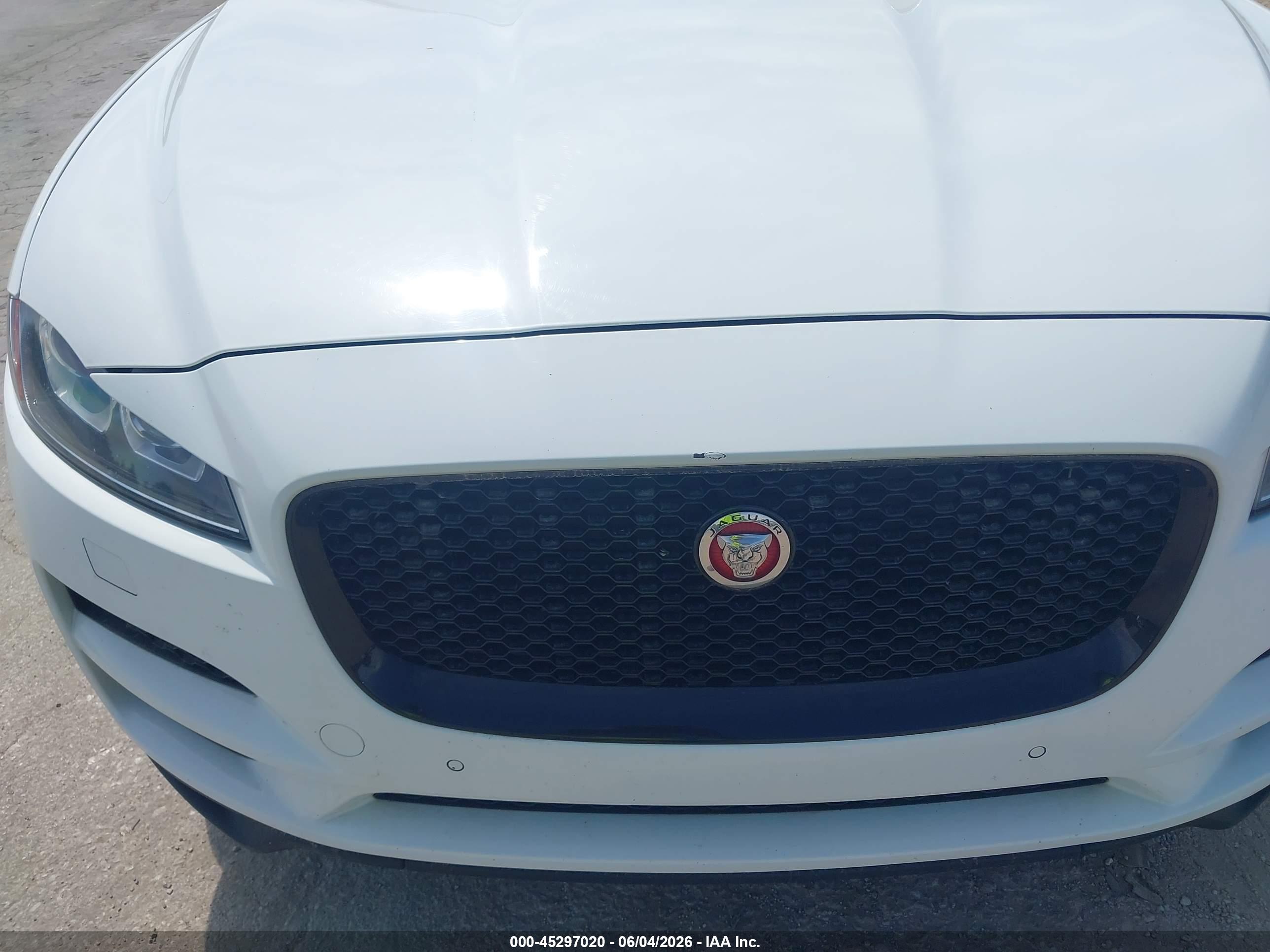 JAGUAR F-PACE image 6