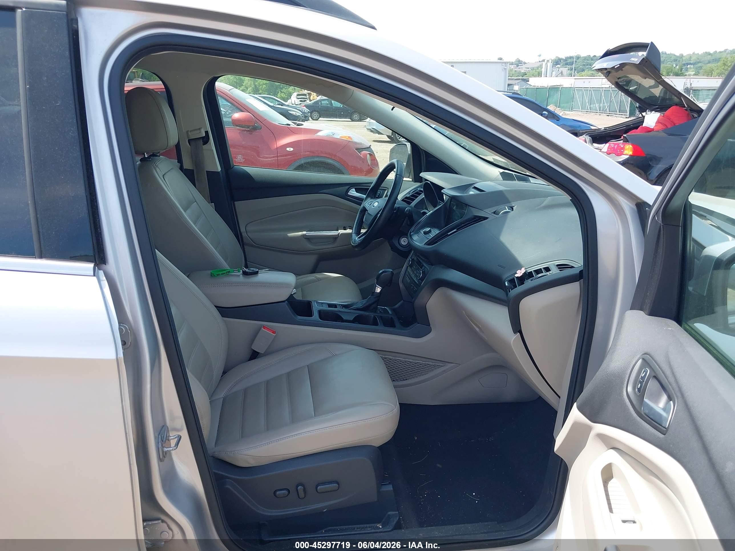 FORD ESCAPE image 5