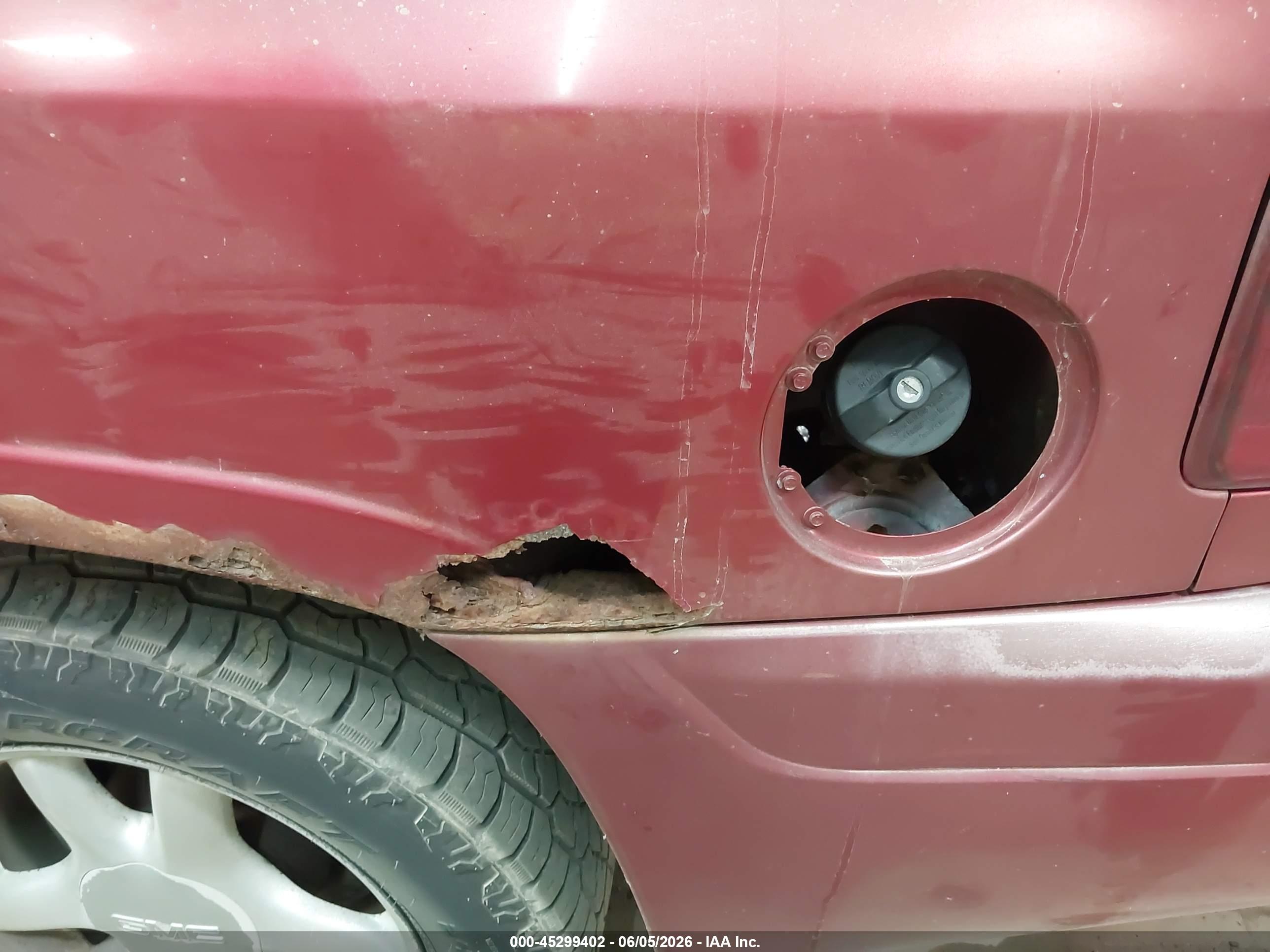 GMC ENVOY image 6