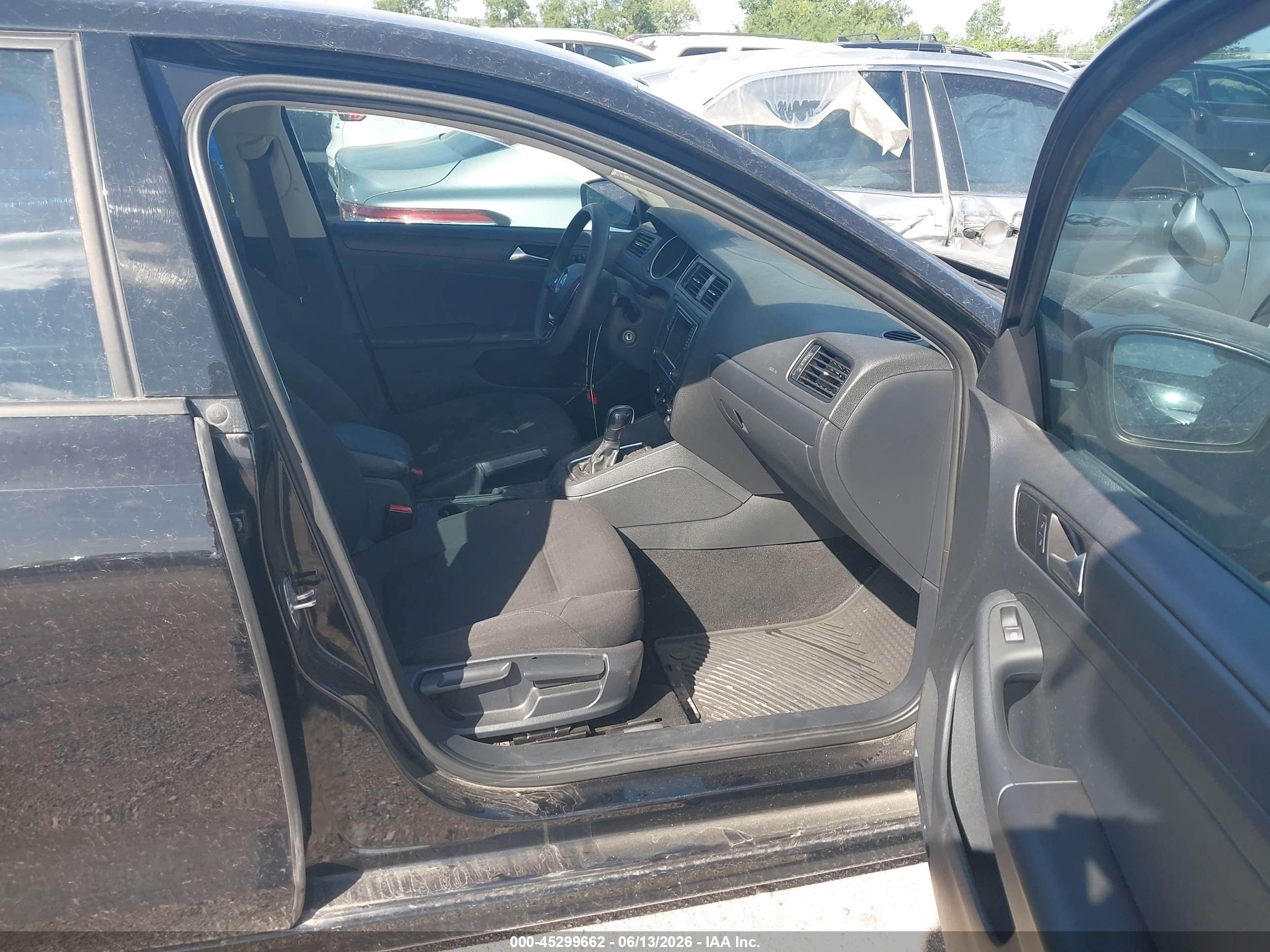 VOLKSWAGEN JETTA image 5