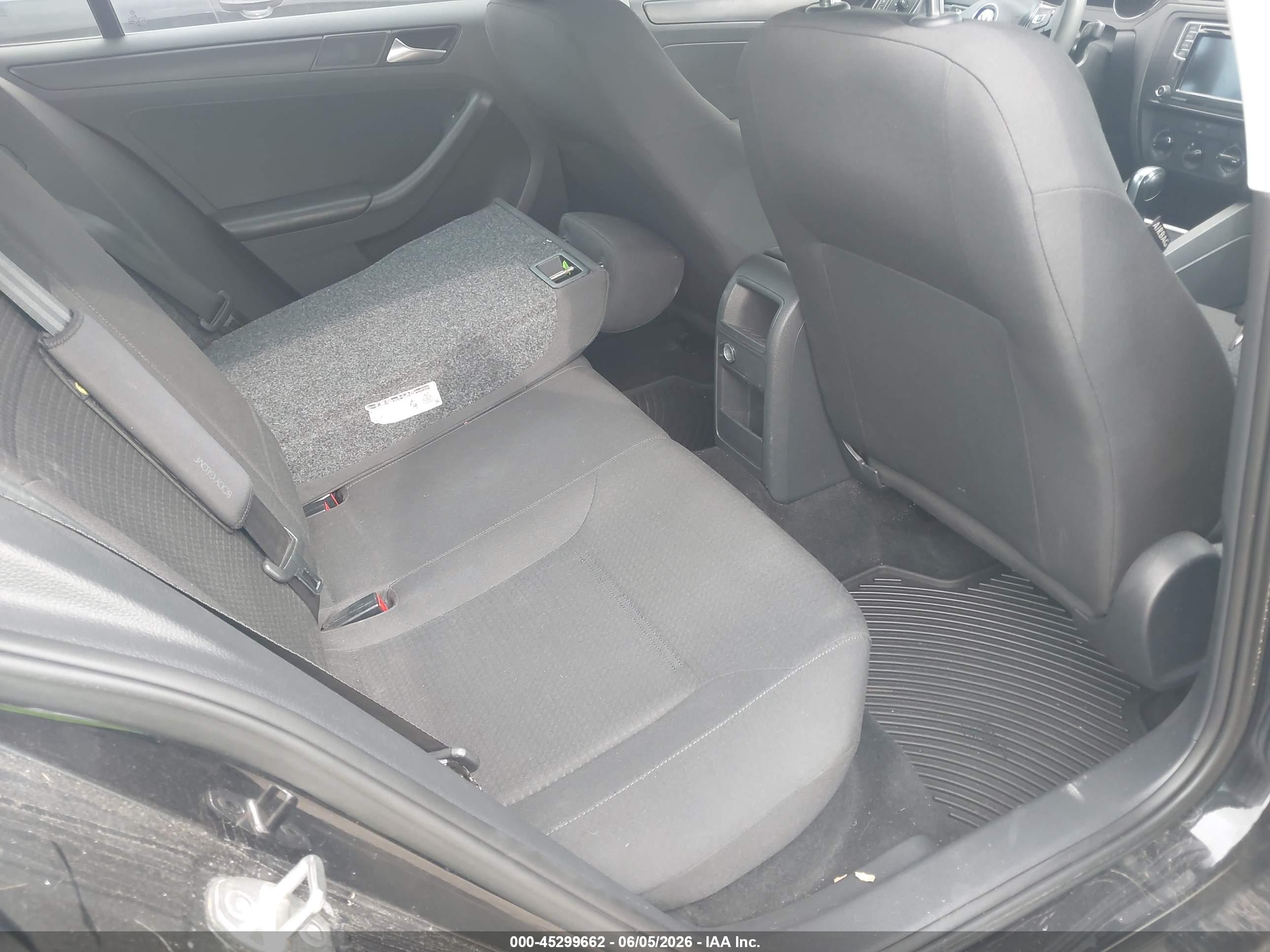 VOLKSWAGEN JETTA image 8