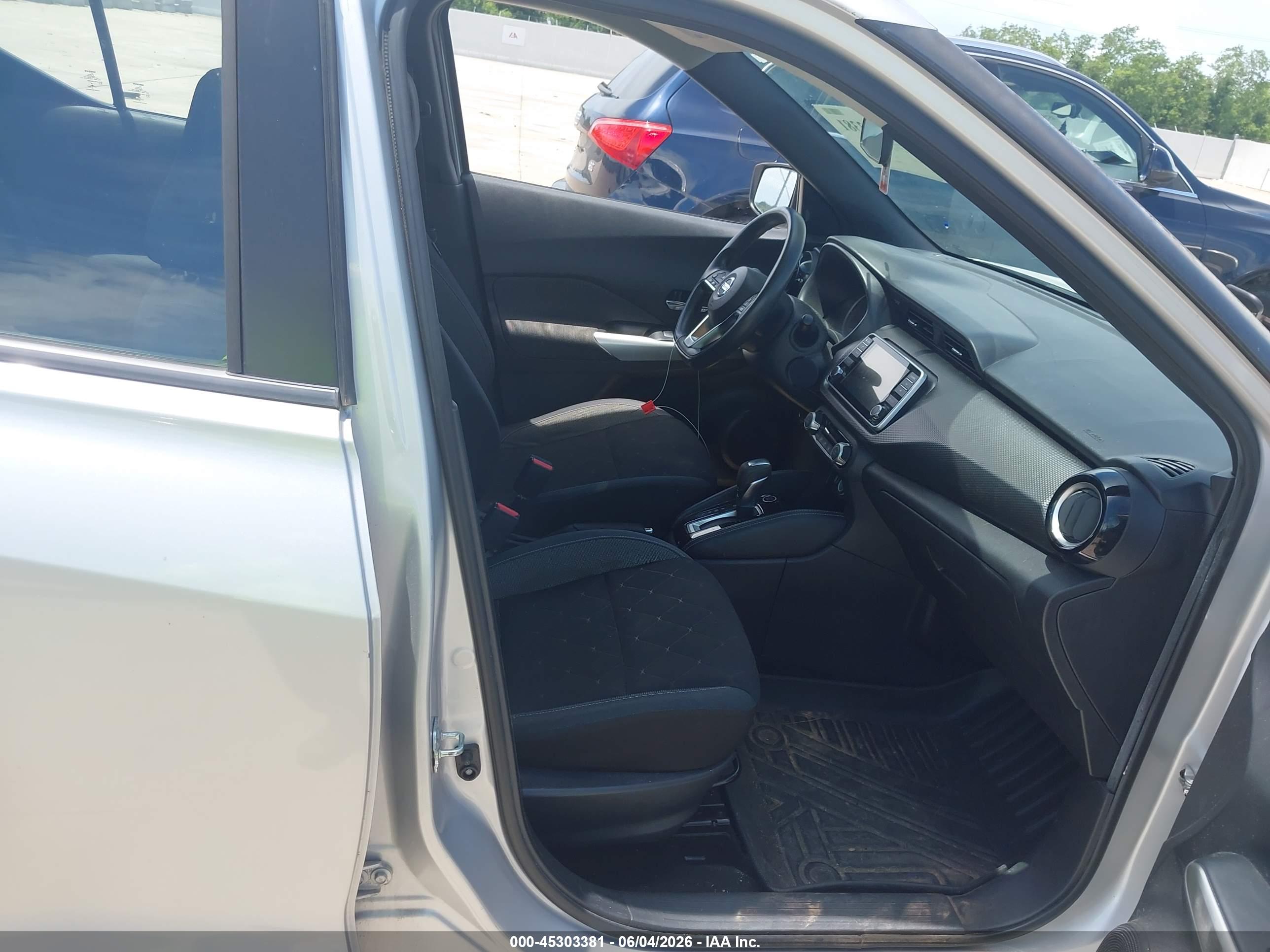 NISSAN KICKS image 5