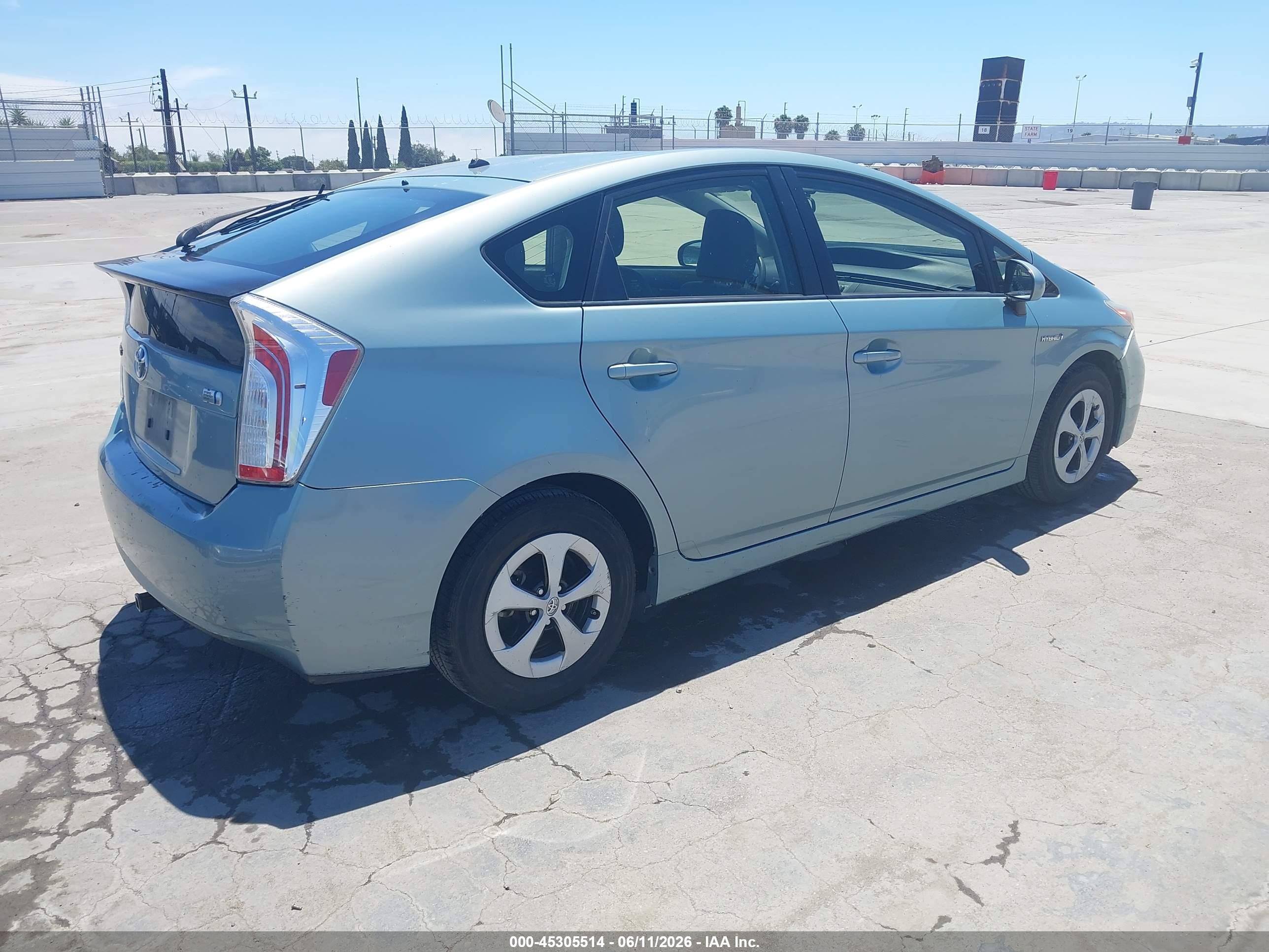 TOYOTA PRIUS image 4