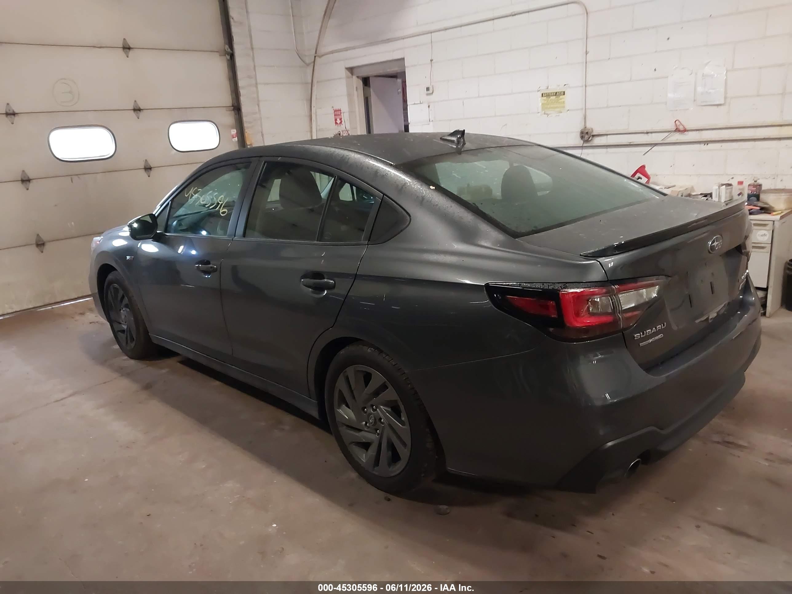 SUBARU LEGACY image 3
