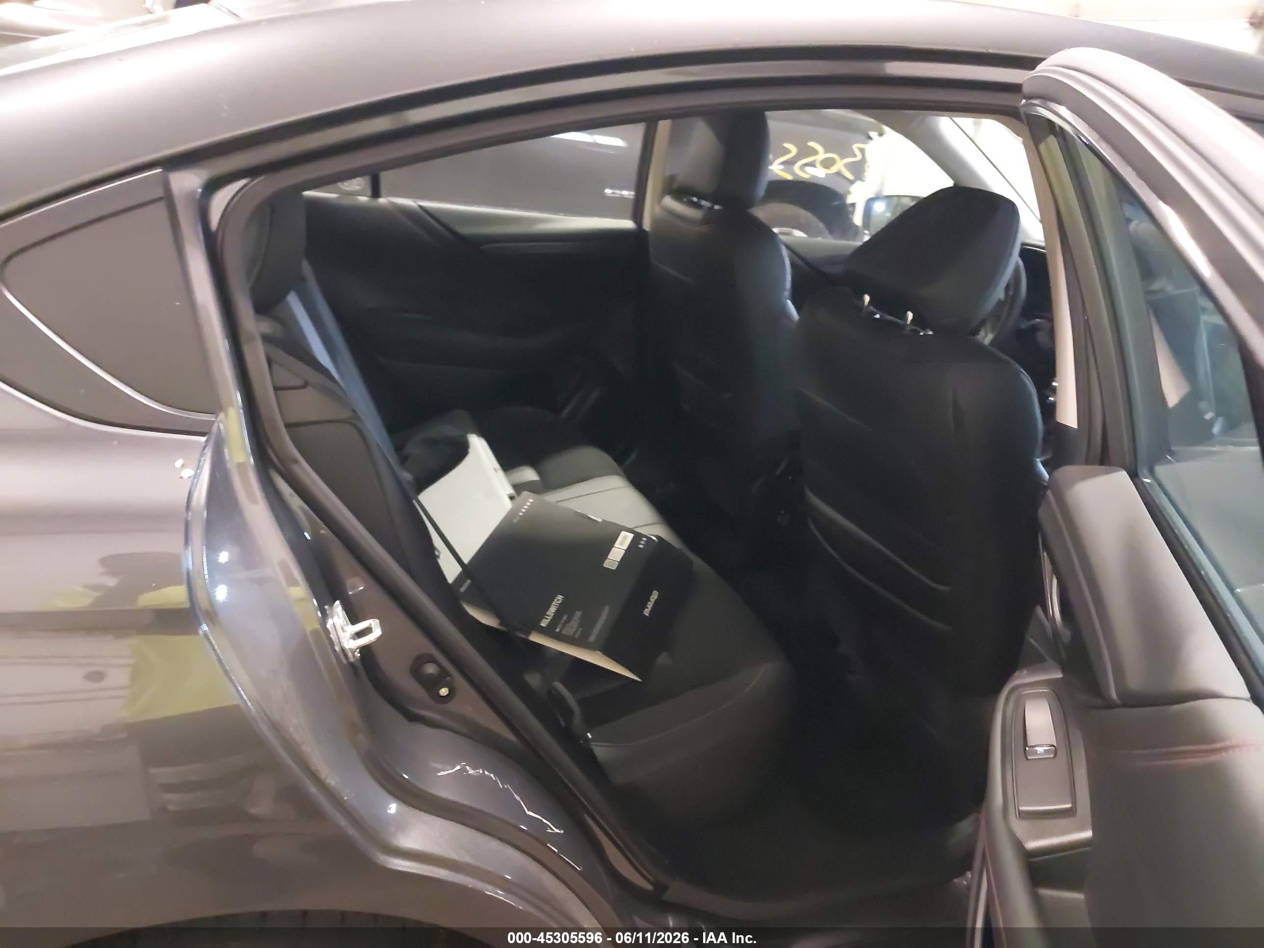 SUBARU LEGACY image 8