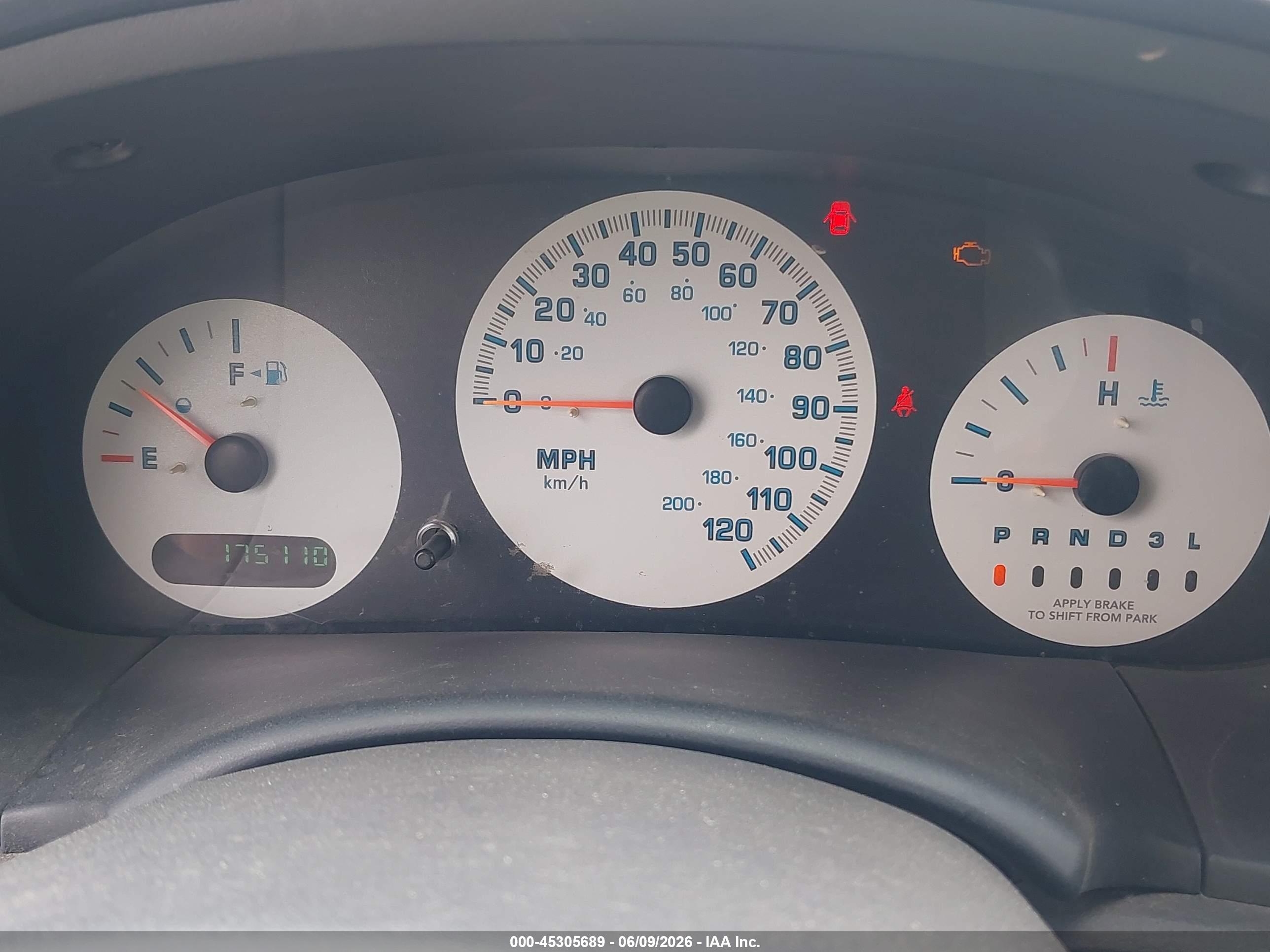 DODGE CARAVAN image 7