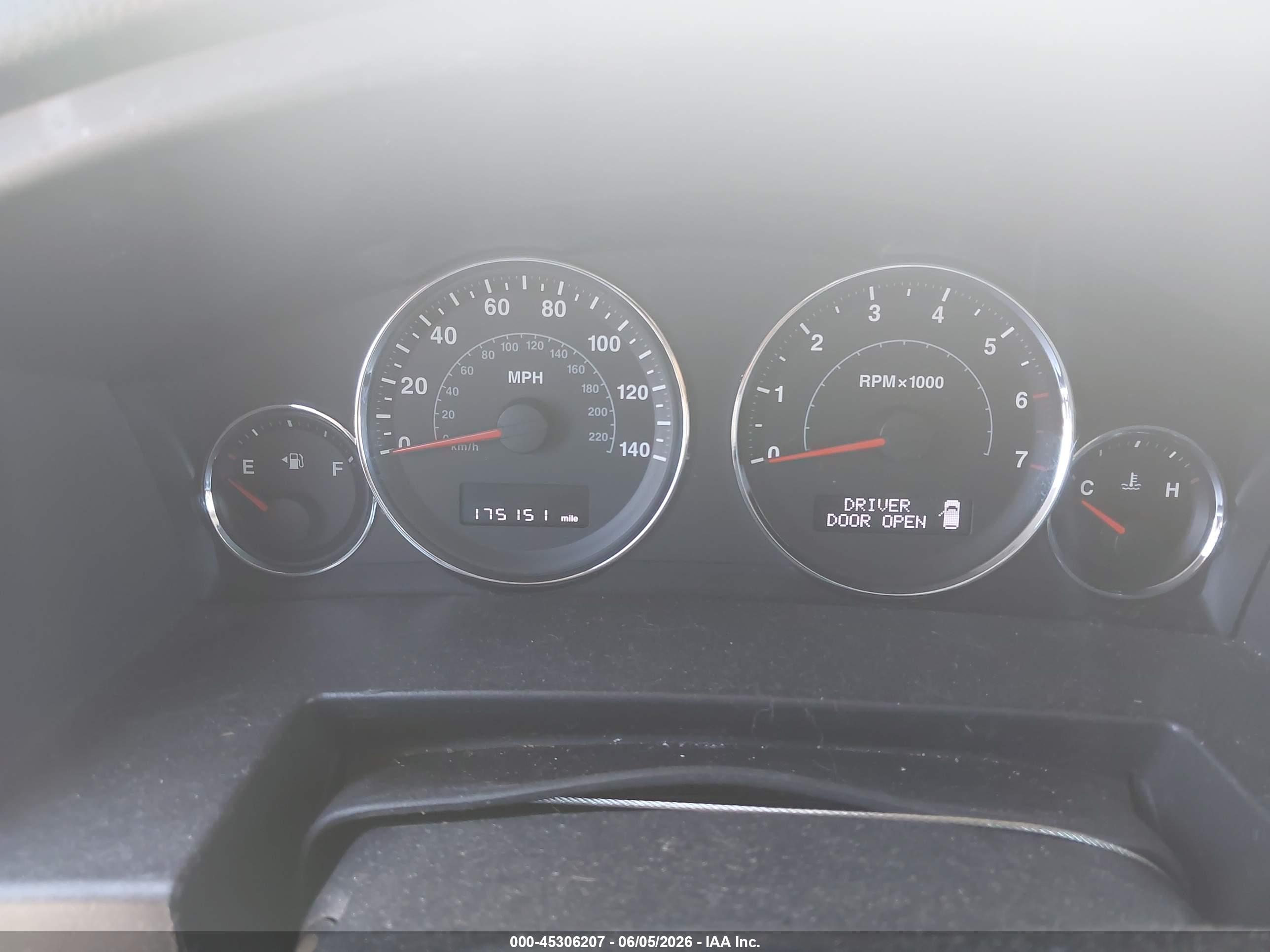JEEP COMMANDER image 7