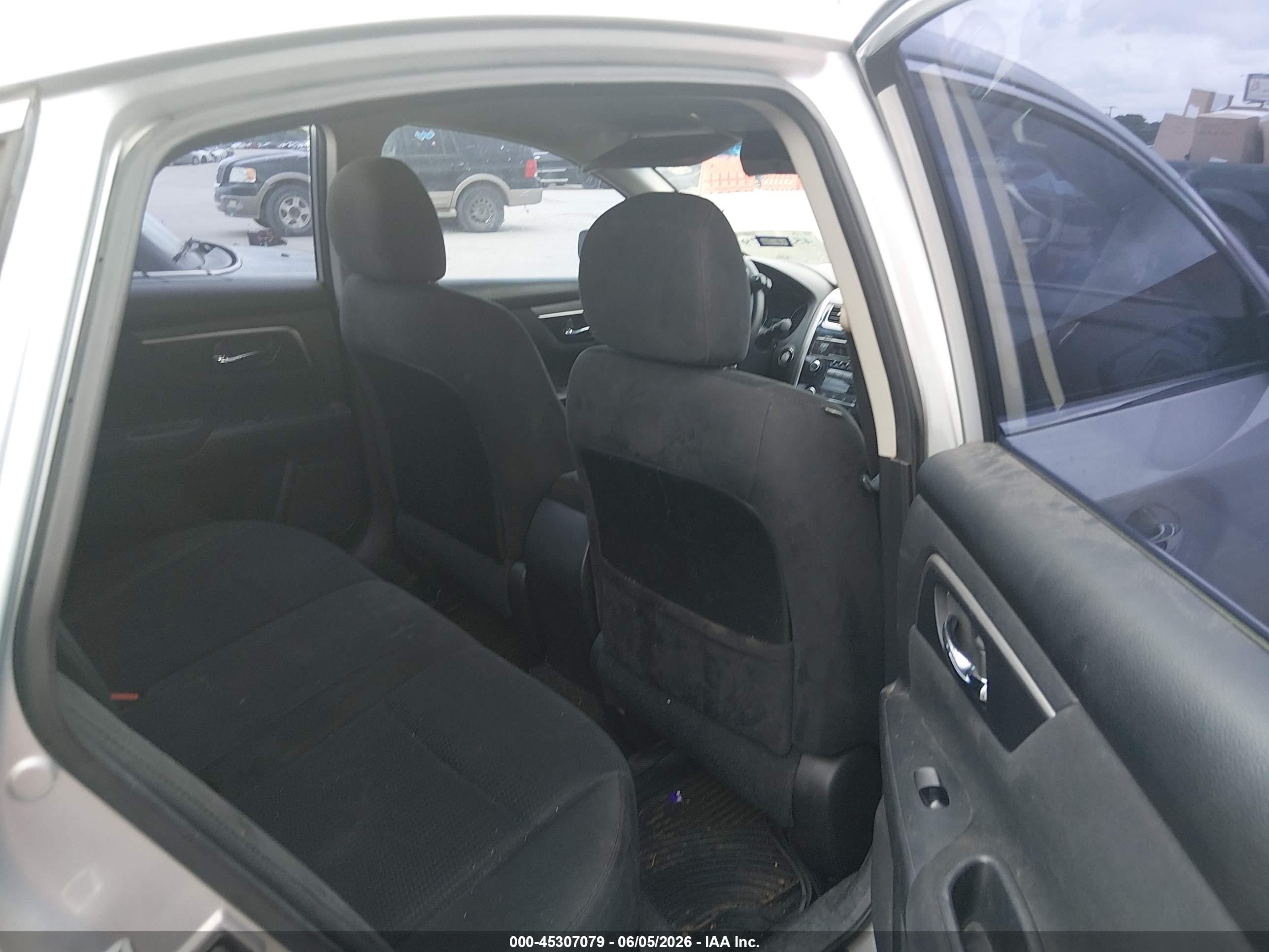 NISSAN ALTIMA image 8