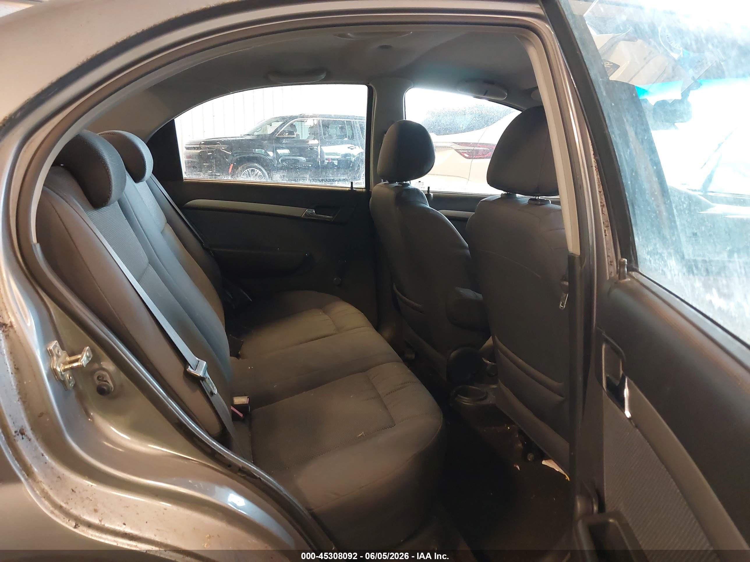 CHEVROLET AVEO image 8