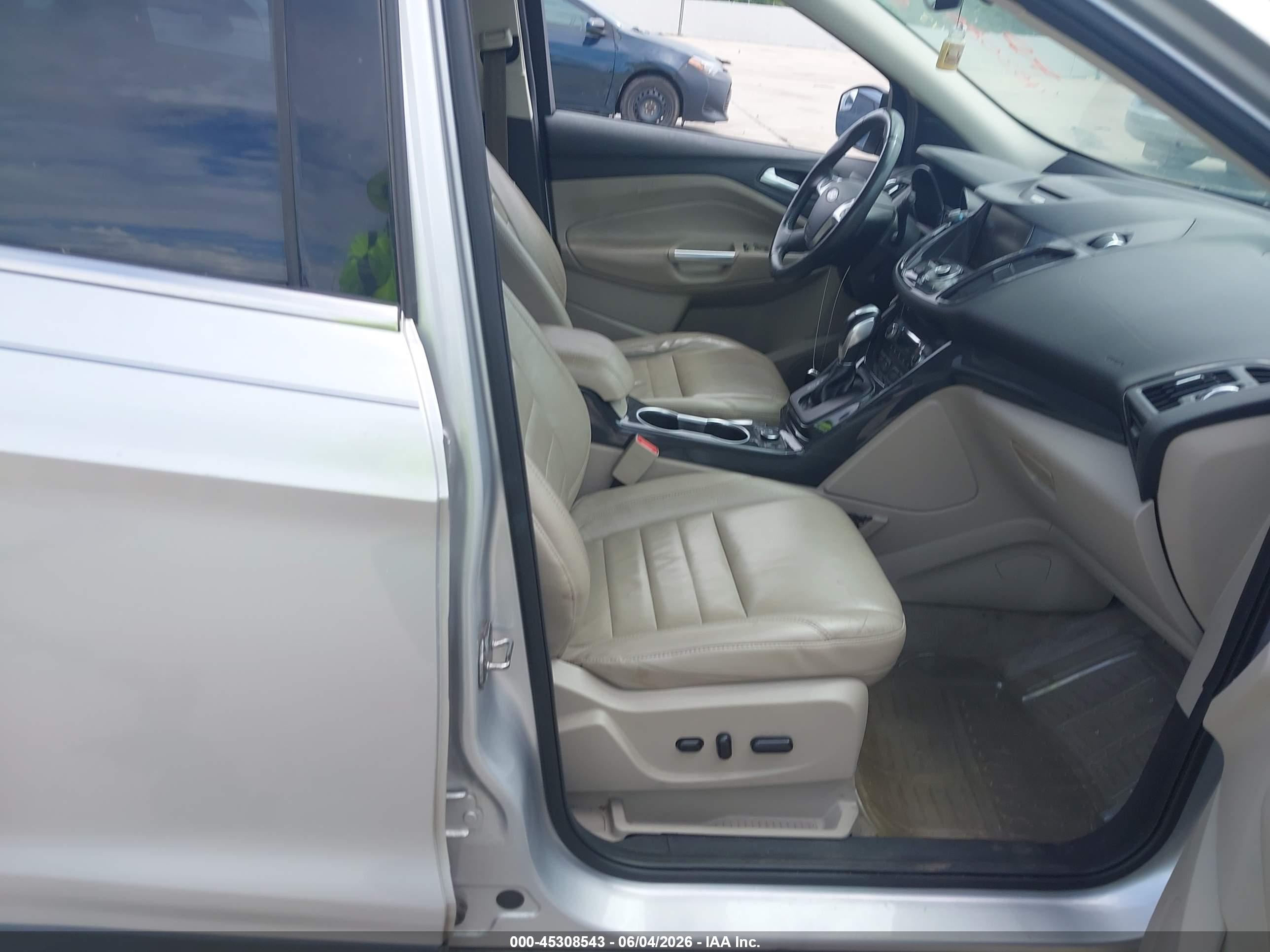 FORD ESCAPE image 5