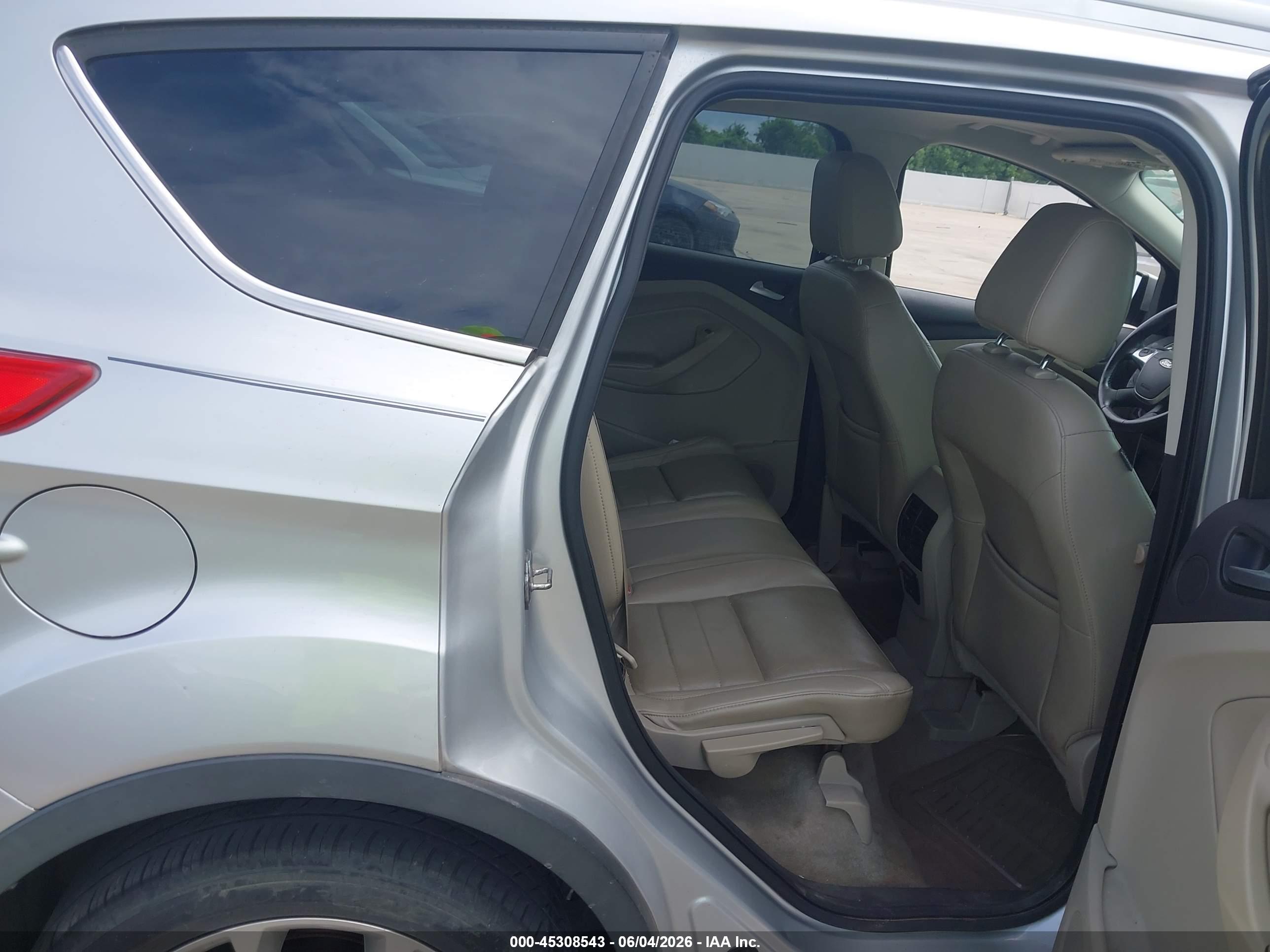 FORD ESCAPE image 8