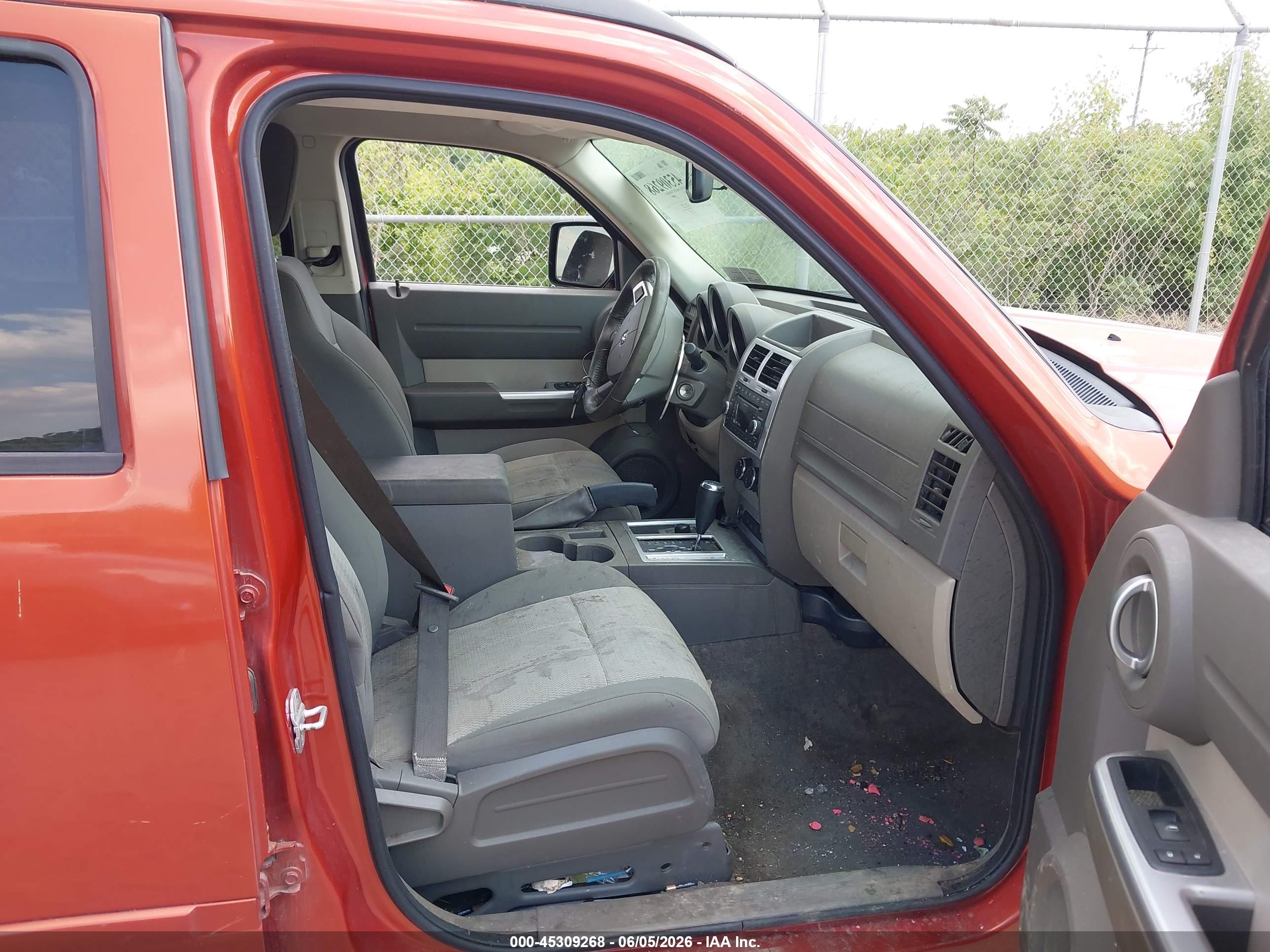 DODGE NITRO image 5
