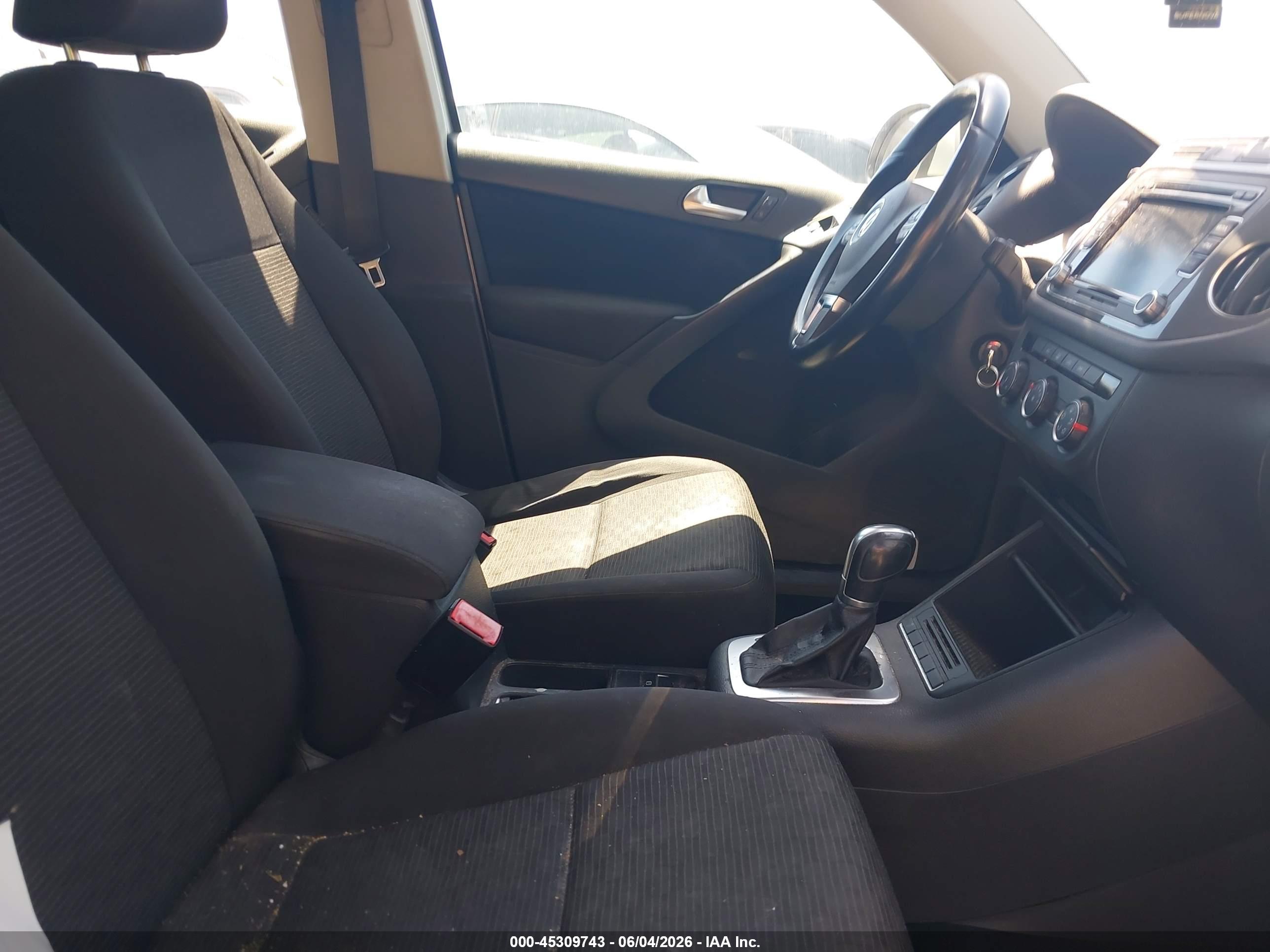 VOLKSWAGEN TIGUAN image 5