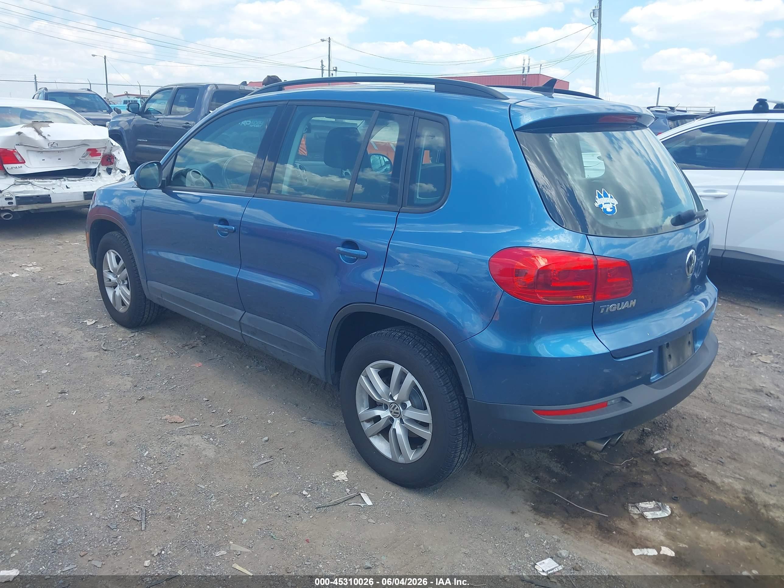 VOLKSWAGEN TIGUAN image 3