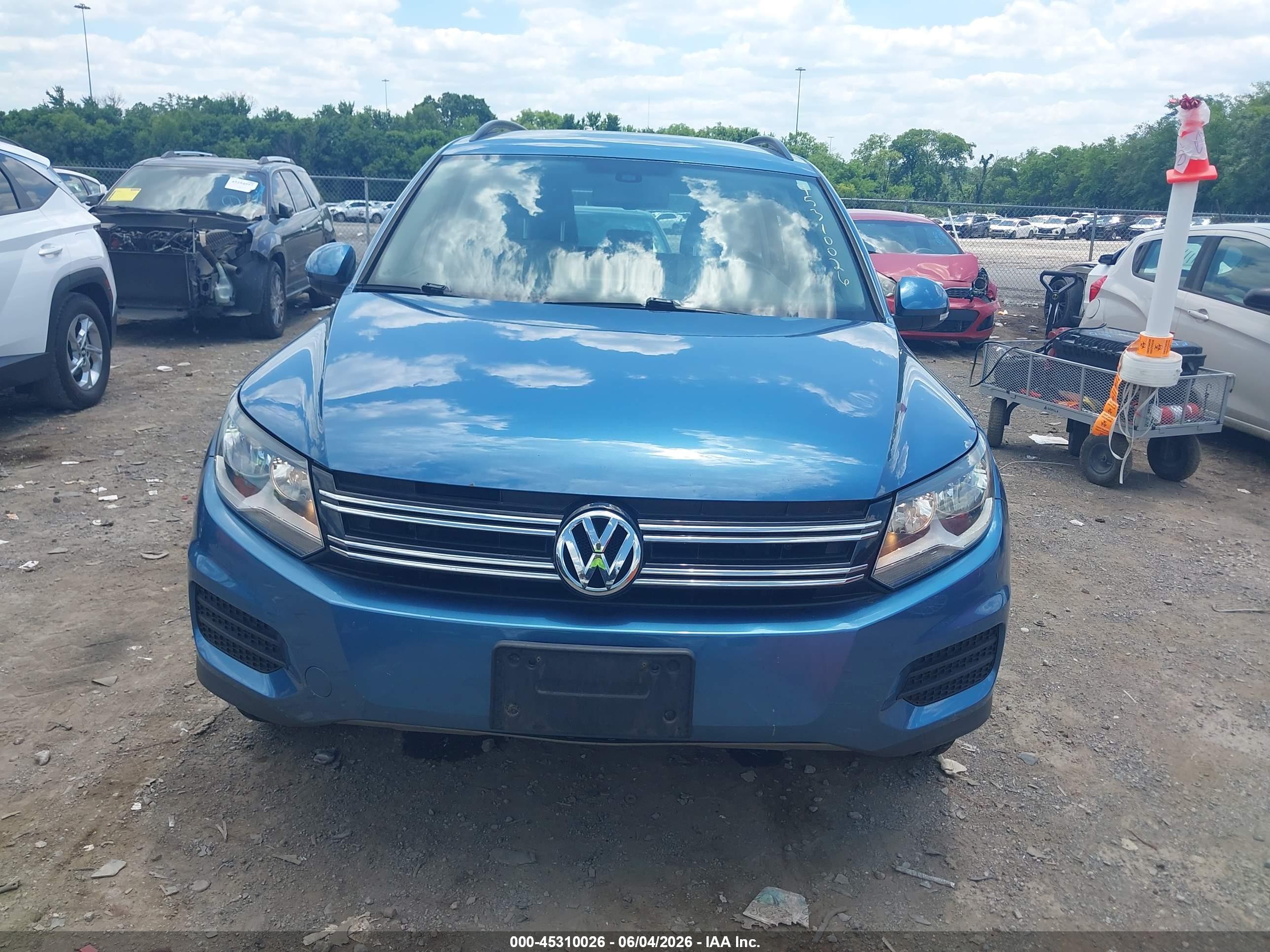 VOLKSWAGEN TIGUAN image 6