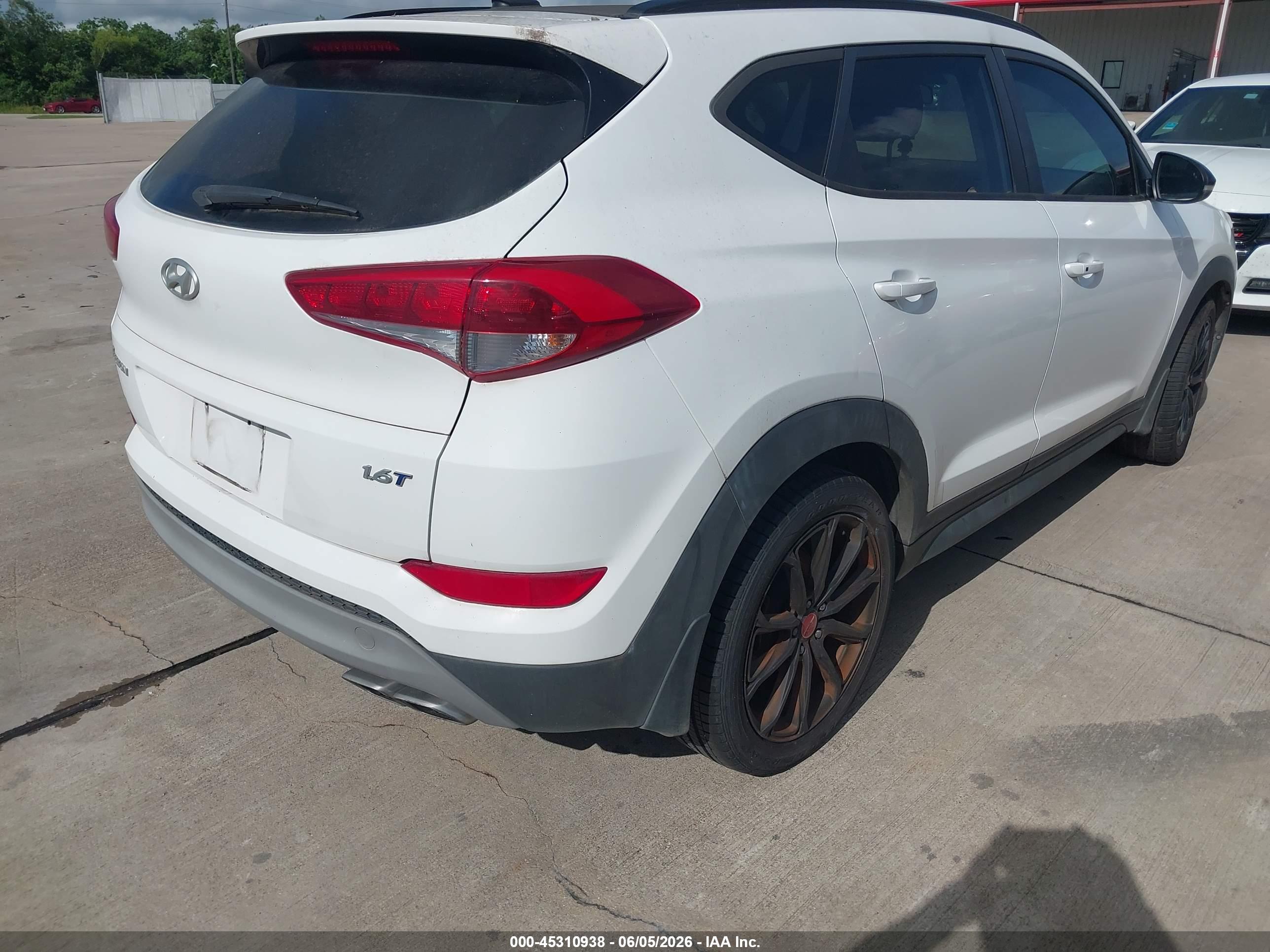 HYUNDAI TUCSON image 4